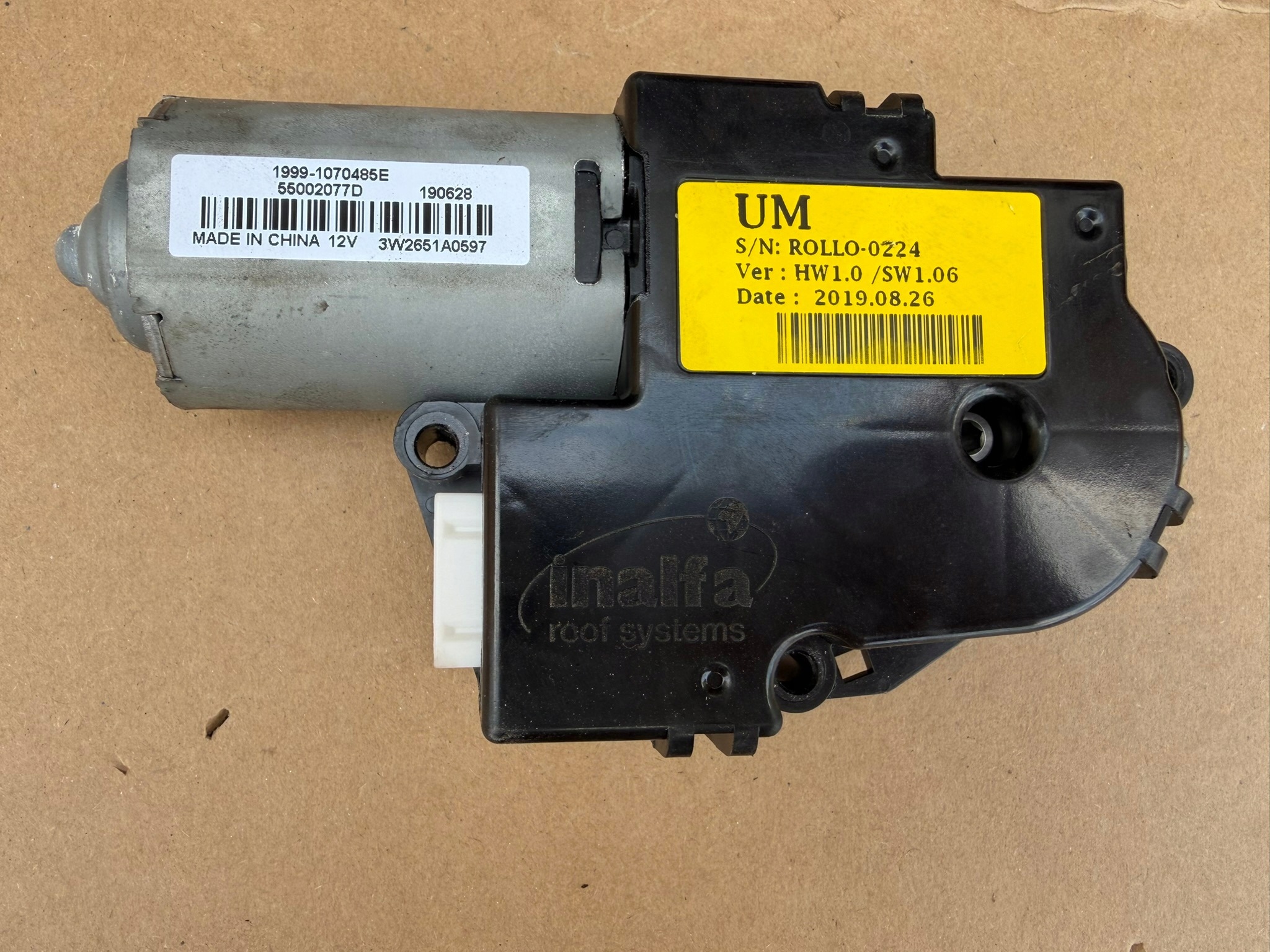 Motore del tetto apribile KIA Sorento III 55002077C image 2