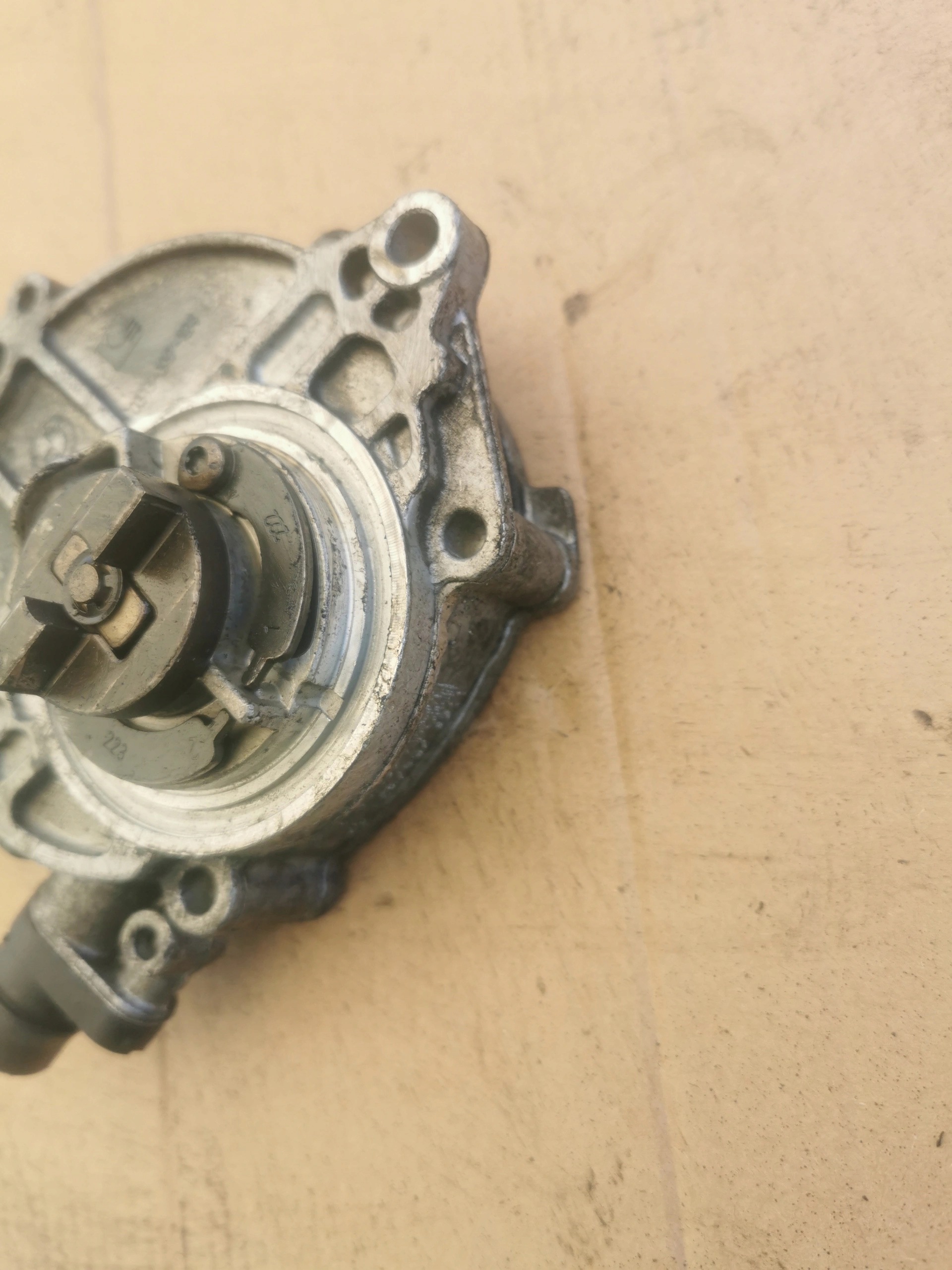BMW E60 520i Pompe Vacum 0313-327-116 image 4