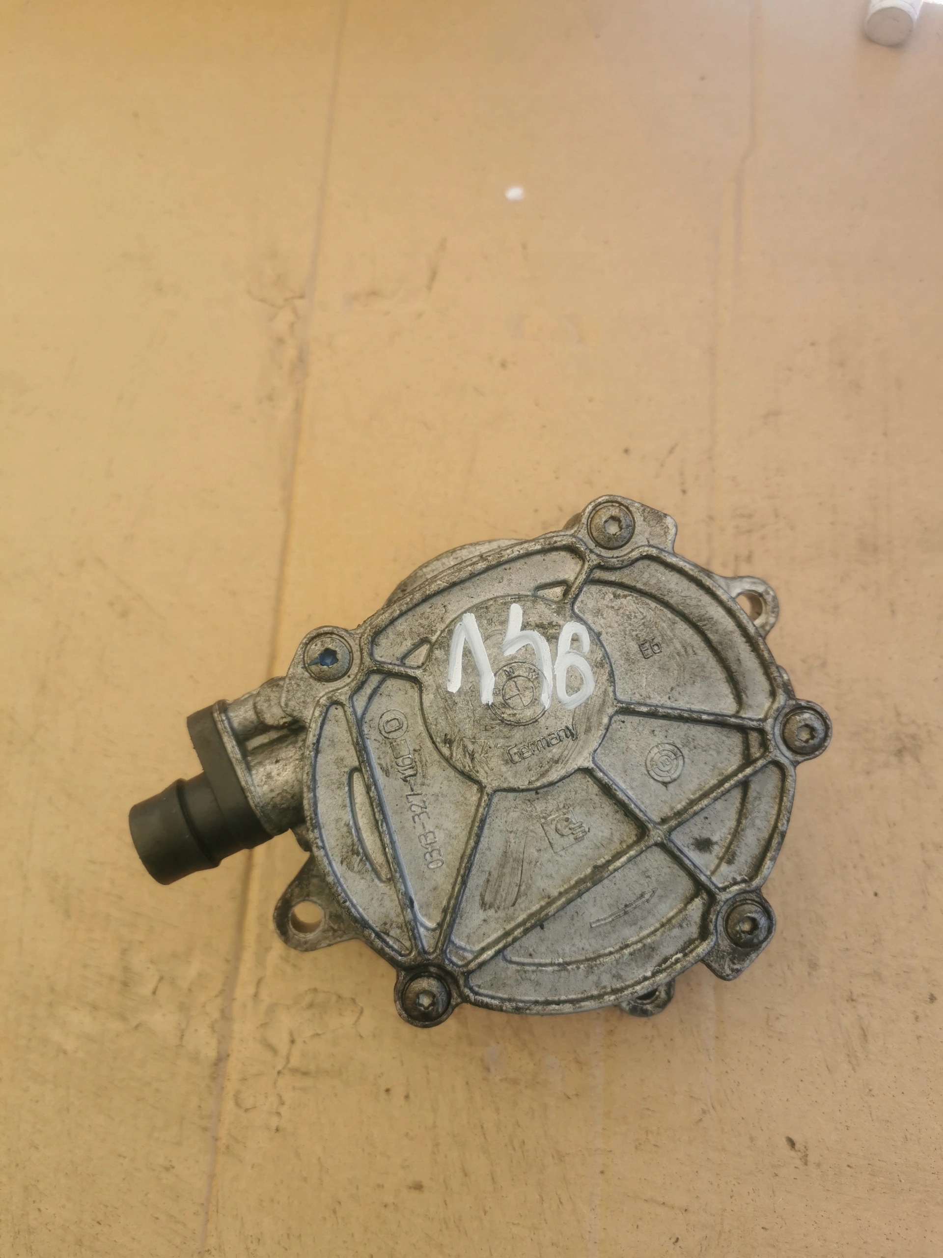BMW E60 520i Pompe Vacum 0313-327-116 image 6