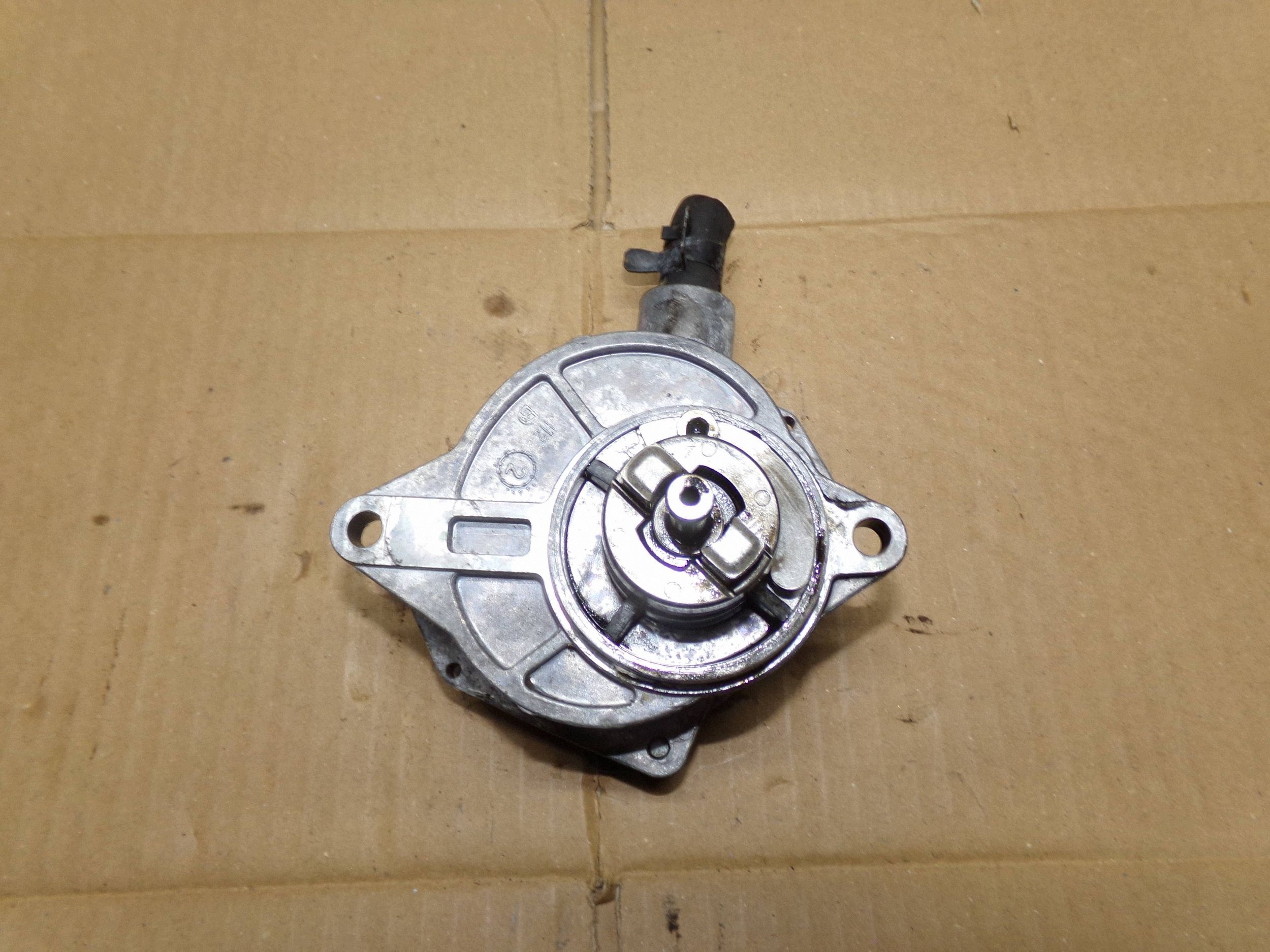 Chrysler PT Cruiser 2.2 D Vacuum Pump 6642300165