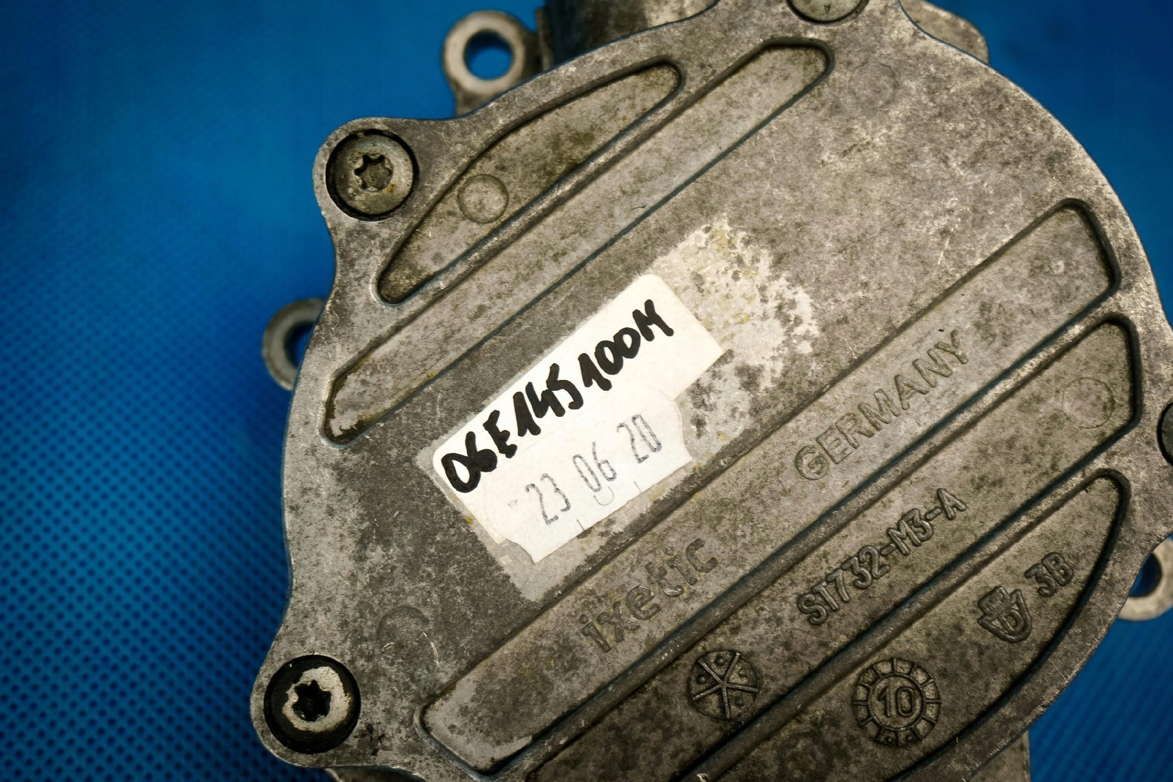 Audi S4 S5 A6 Vacuümpomp 06E145100M image 4