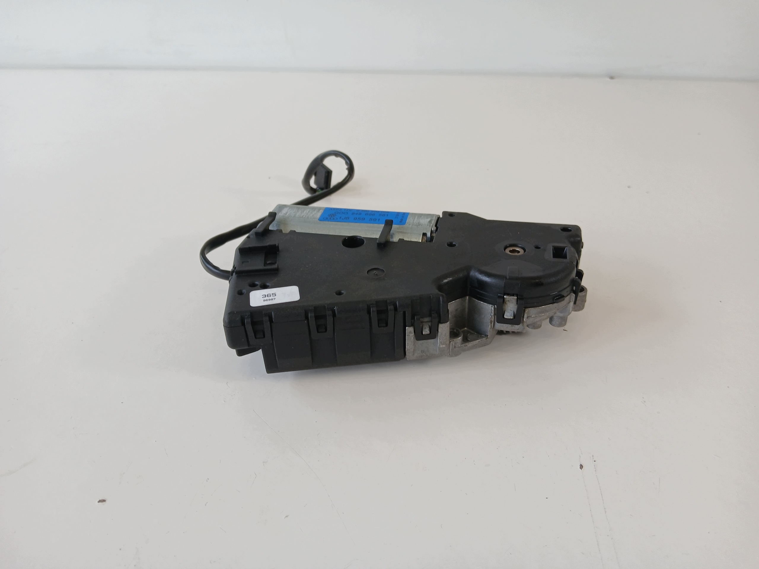 VW Golf IV Passat B5 Dakraam Motor 1J6959591 image 3