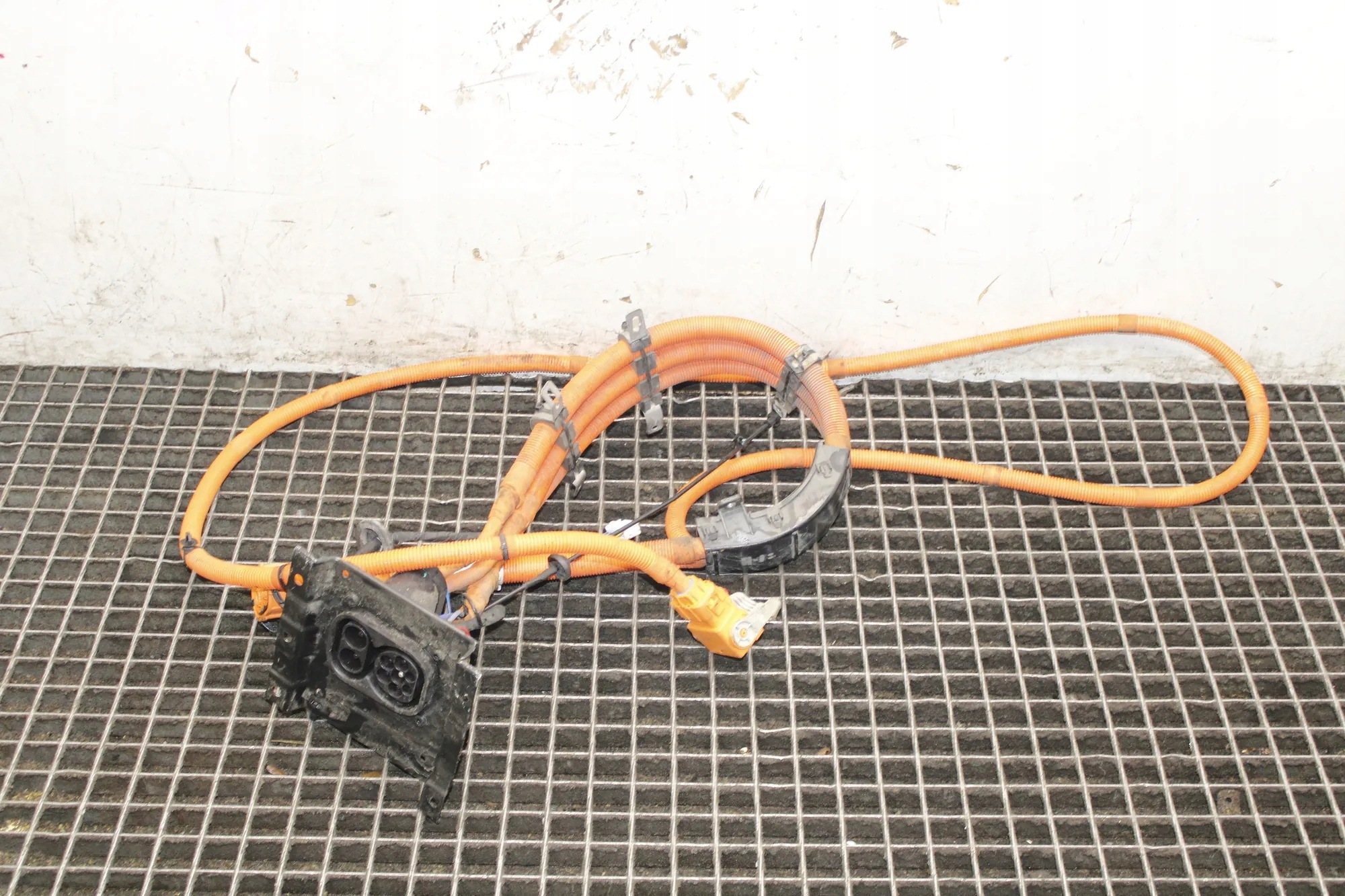 Cable de carga Volvo EX30 2024 315kW OEM 8891752591 image 2