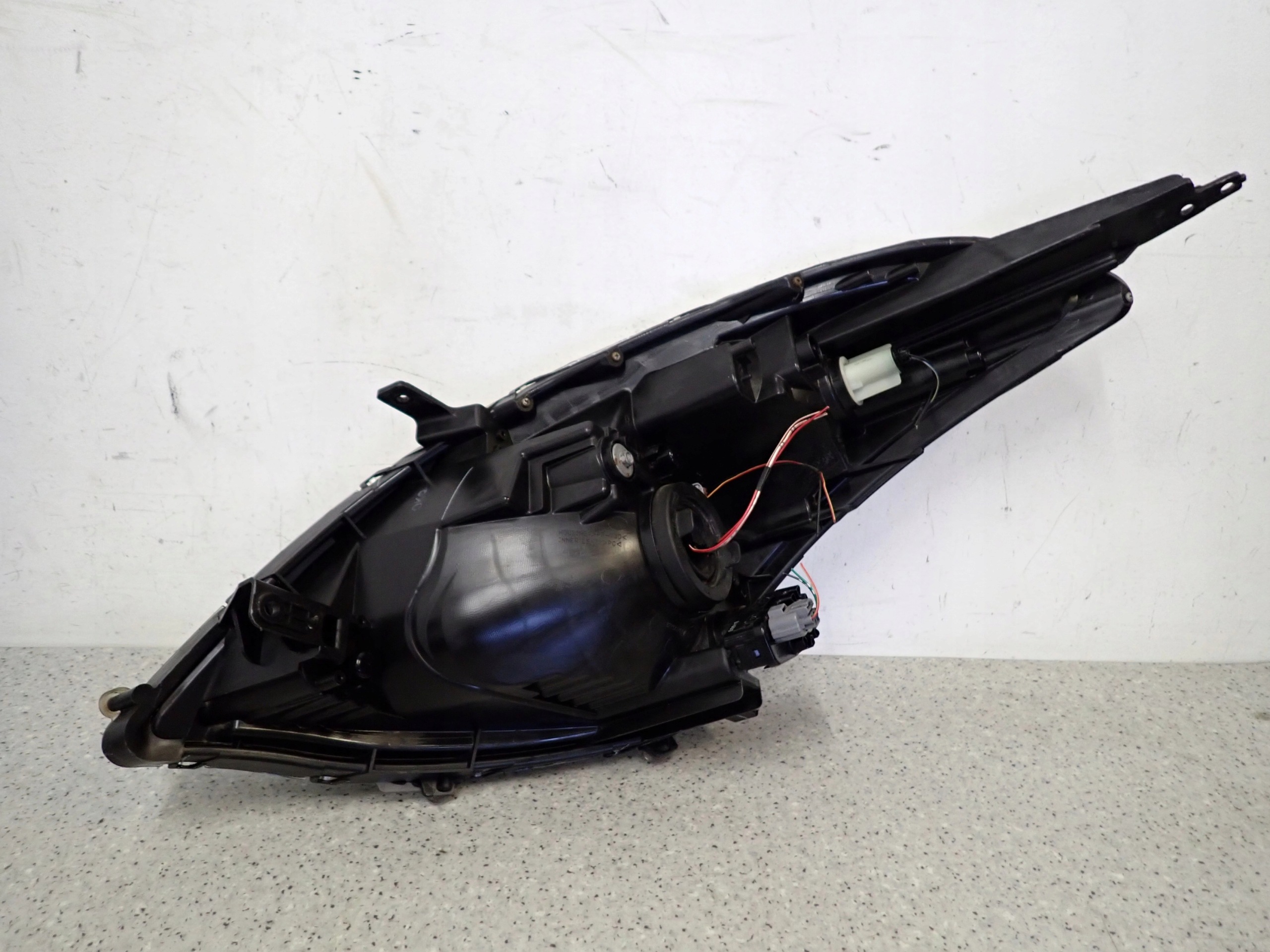 SUZUKI SWIFT MK7 10-16 FRONT HEADLIGHT RIGHT LAMP EUROPE image 9