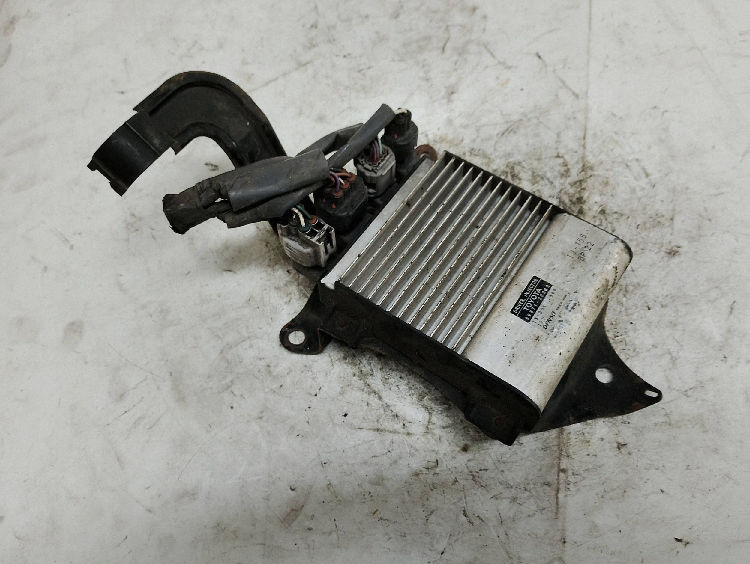 Ruiskutussuuttimen ohjain Toyota Verso I 2.0 D4D 89871-20080