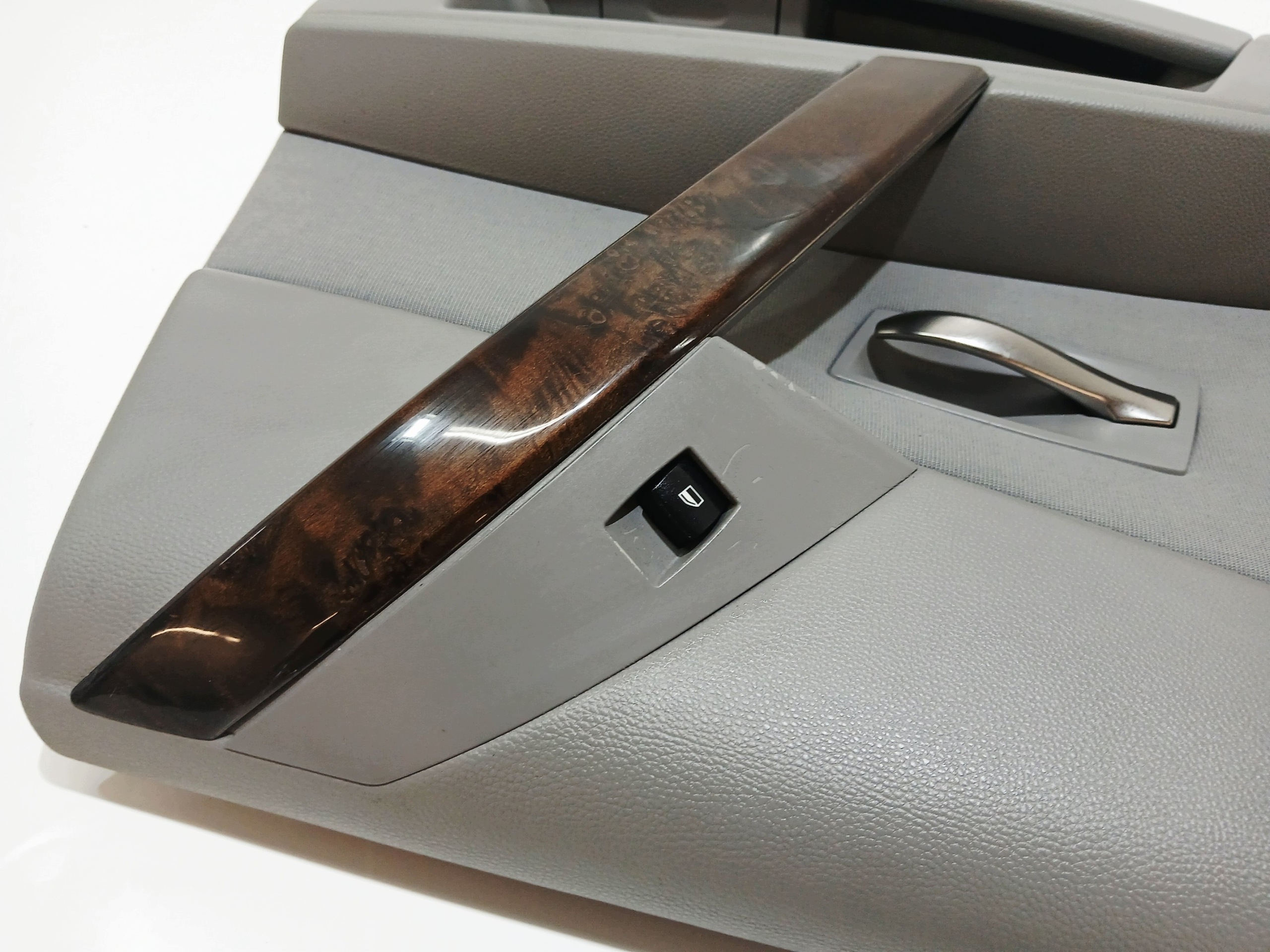 Panneau de porte arrière gauche BMW E60 E61 gris image 4