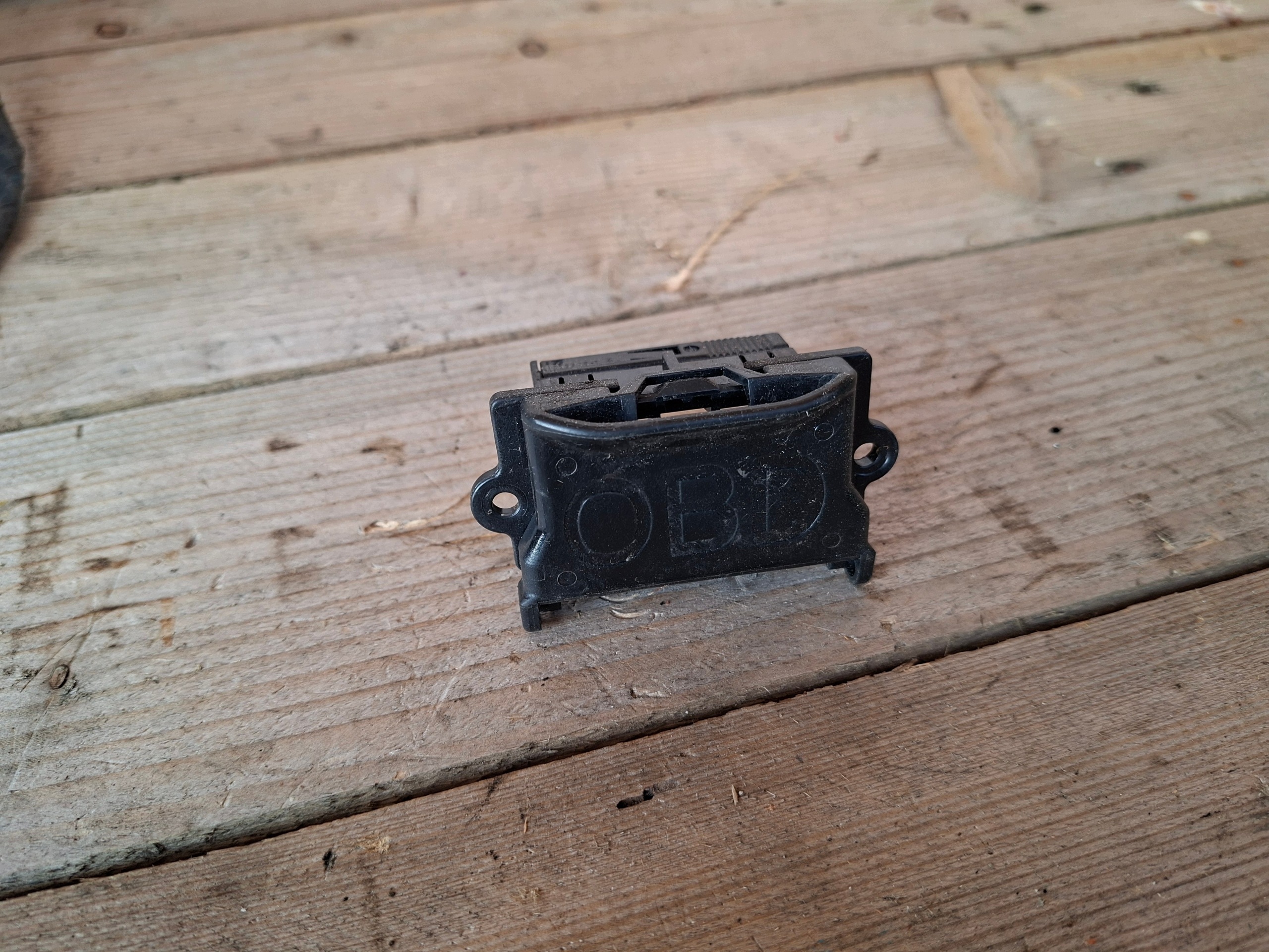 Mercedes-Benz C Adapter OBD 1355308-1 image 3