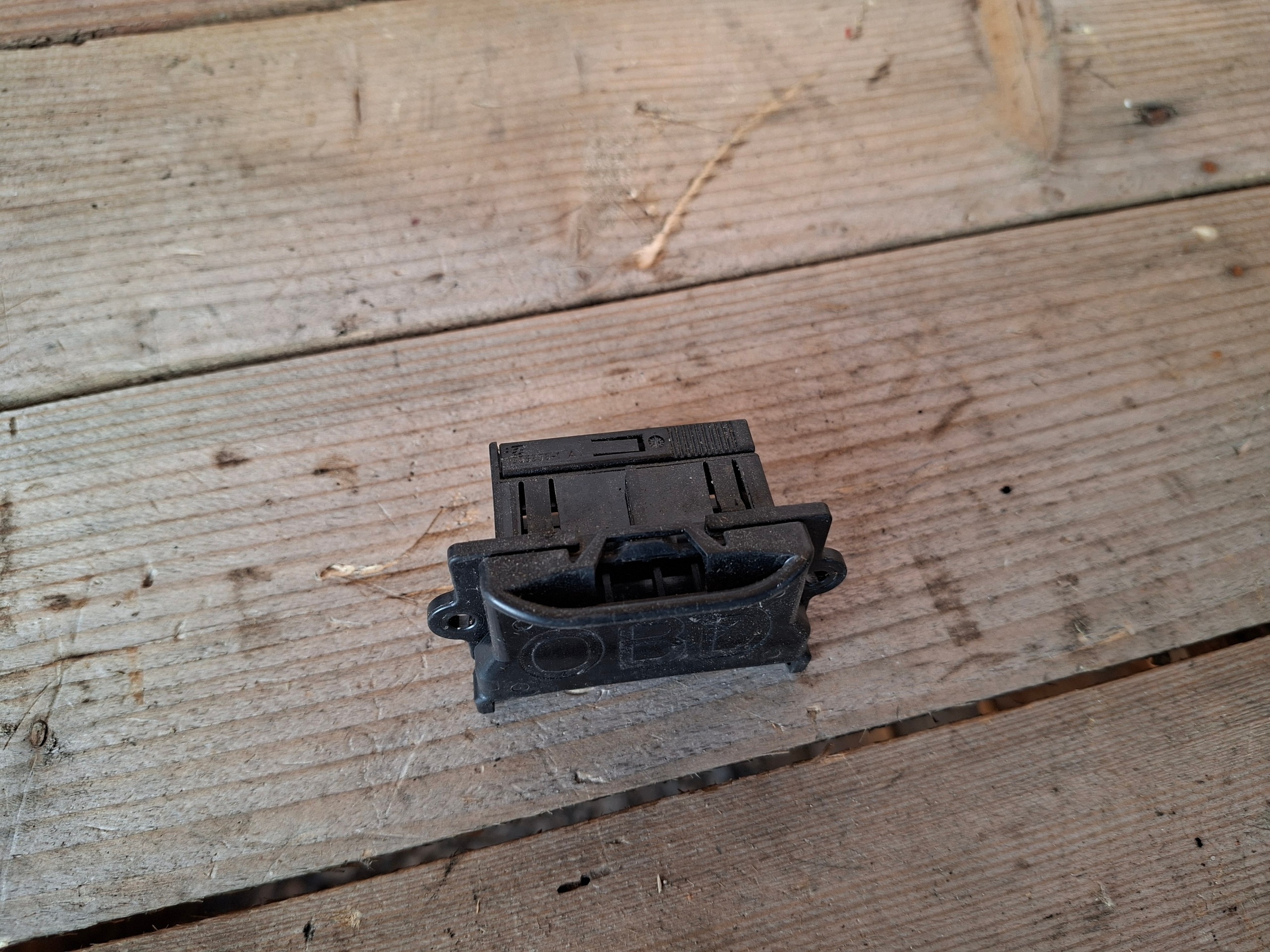 Mercedes-Benz C Adapter OBD 1355308-1 image 4