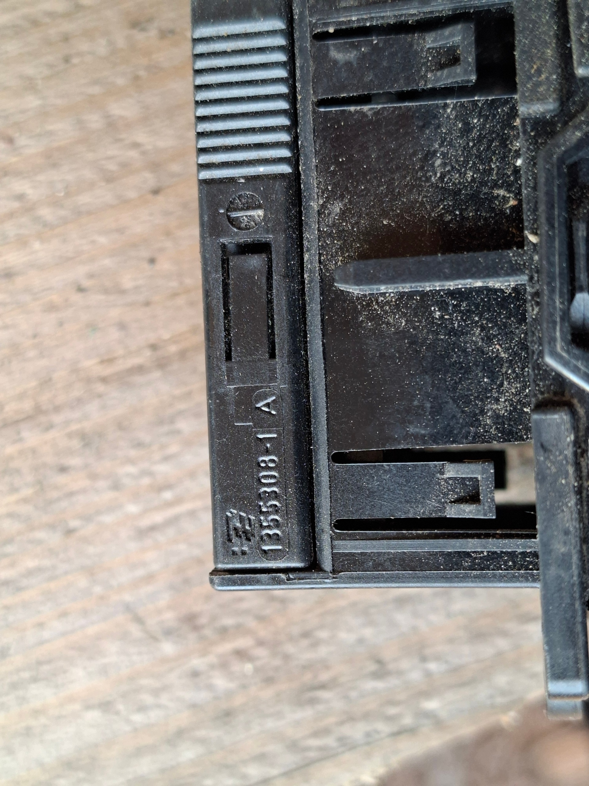 Mercedes-Benz C Adapter OBD 1355308-1 image 7