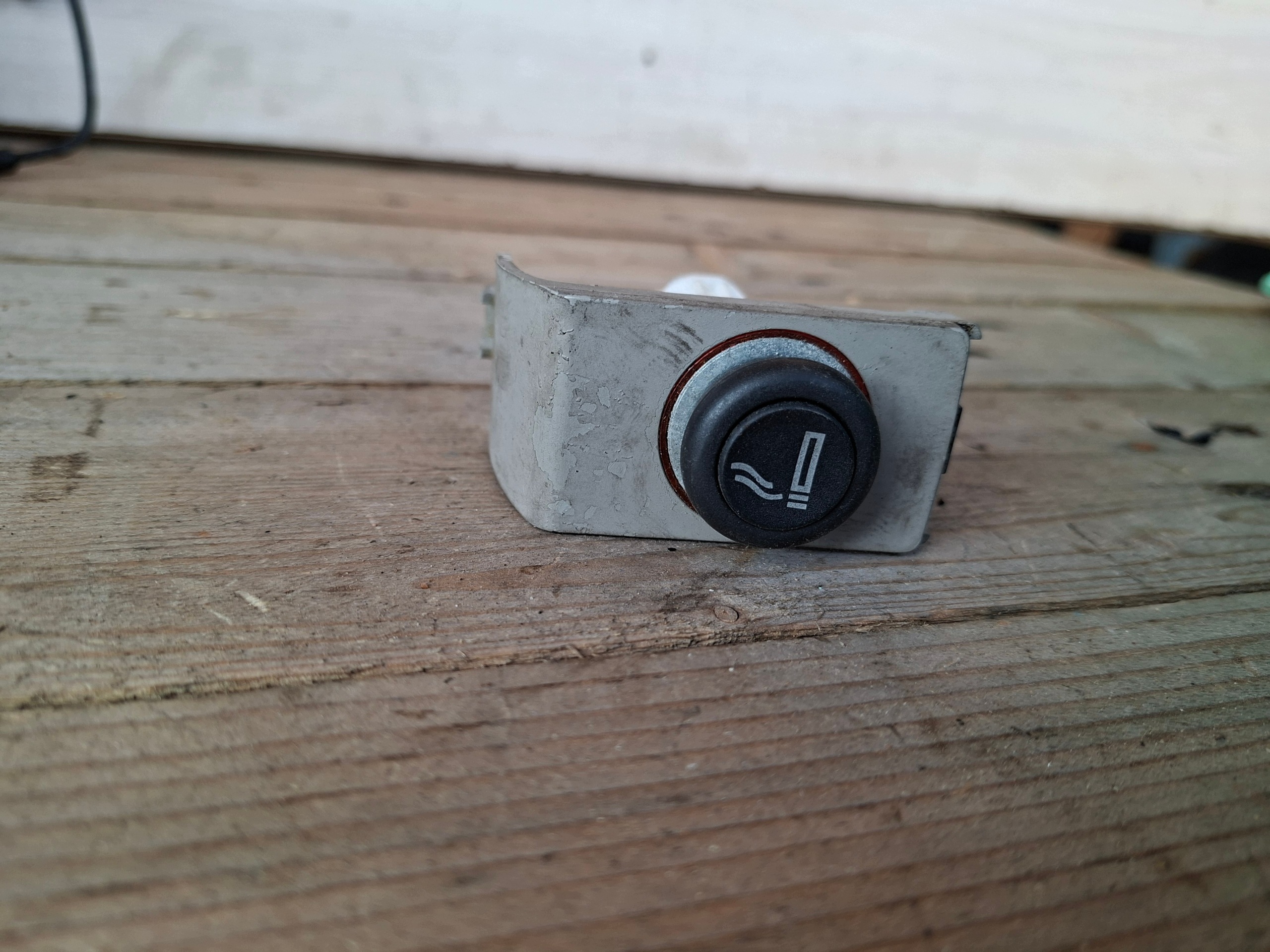 Audi A3 8P Zigarettenanzünder-Buchse OEM 8P08633870 image 2