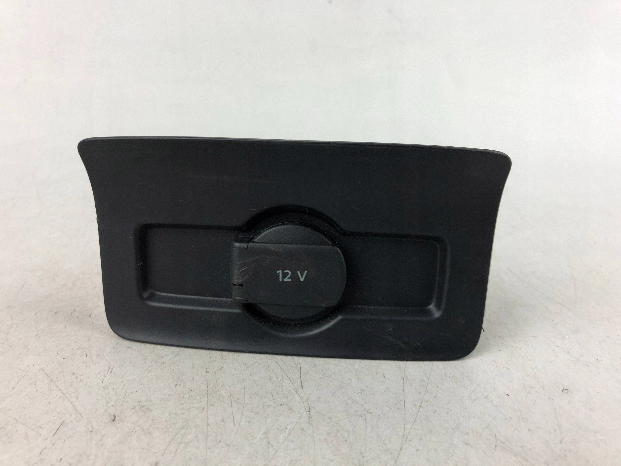 Prise 12V arrière Skoda Karoq 2019-2023 image 2
