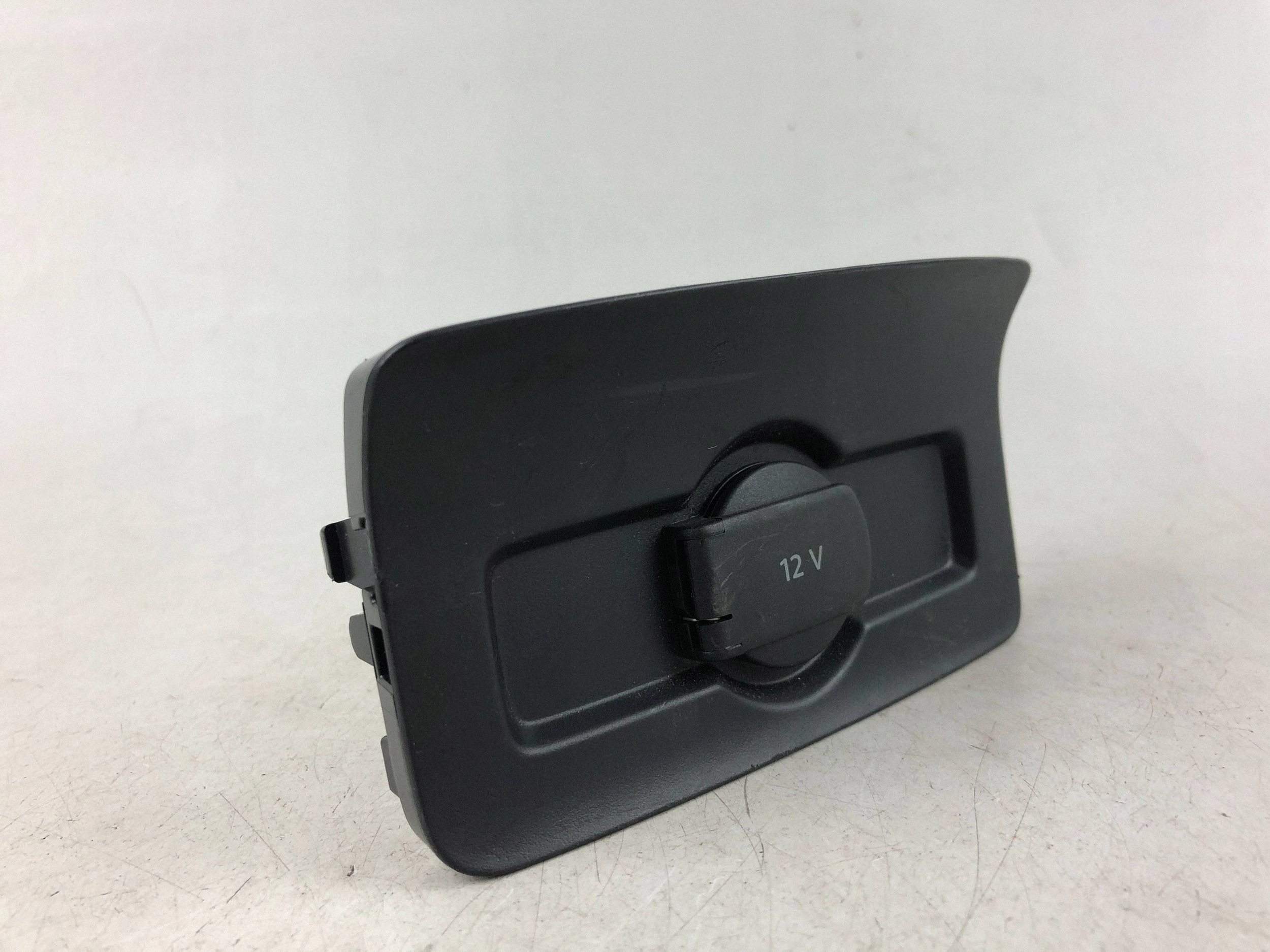 Prise 12V arrière Skoda Karoq 2019-2023 image 4