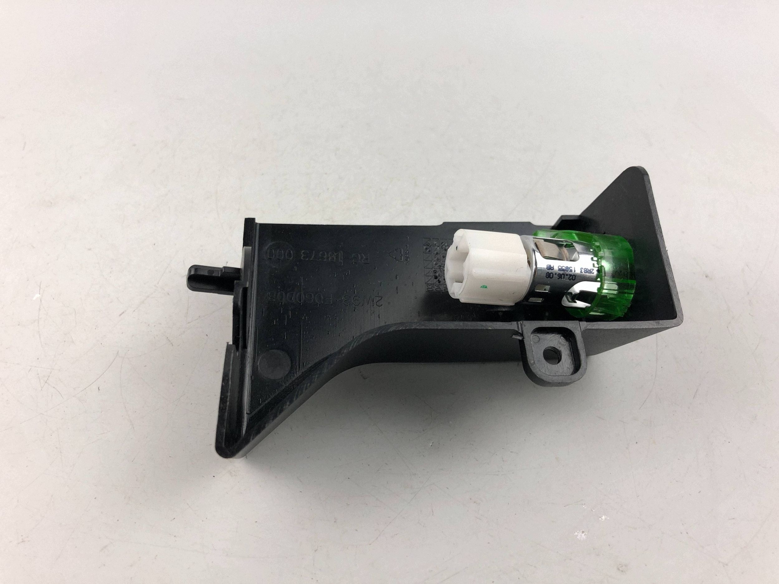 Jaguar XJ X350 12V-uttag (fram) 2W93F060D08 image 6