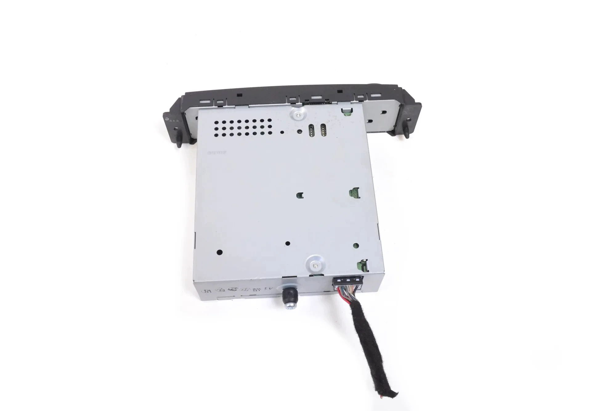 Changeur CD VW Routan P05064499AB image 3