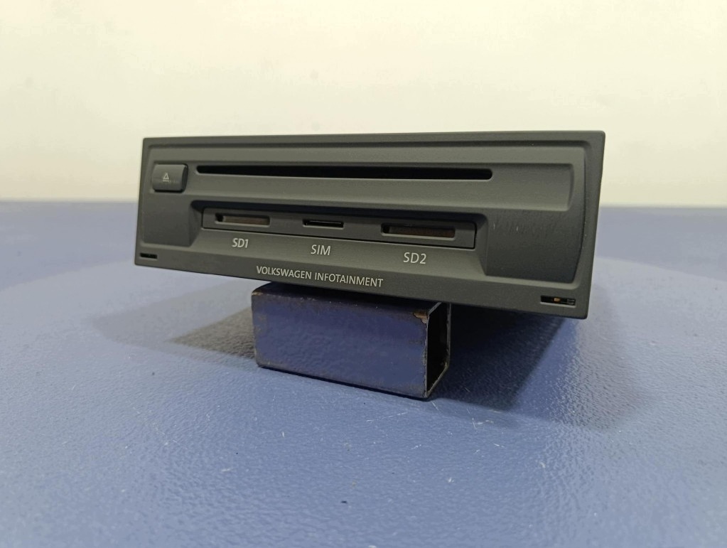 VW Golf VII MMI Navigationseinheit 5NA035022C