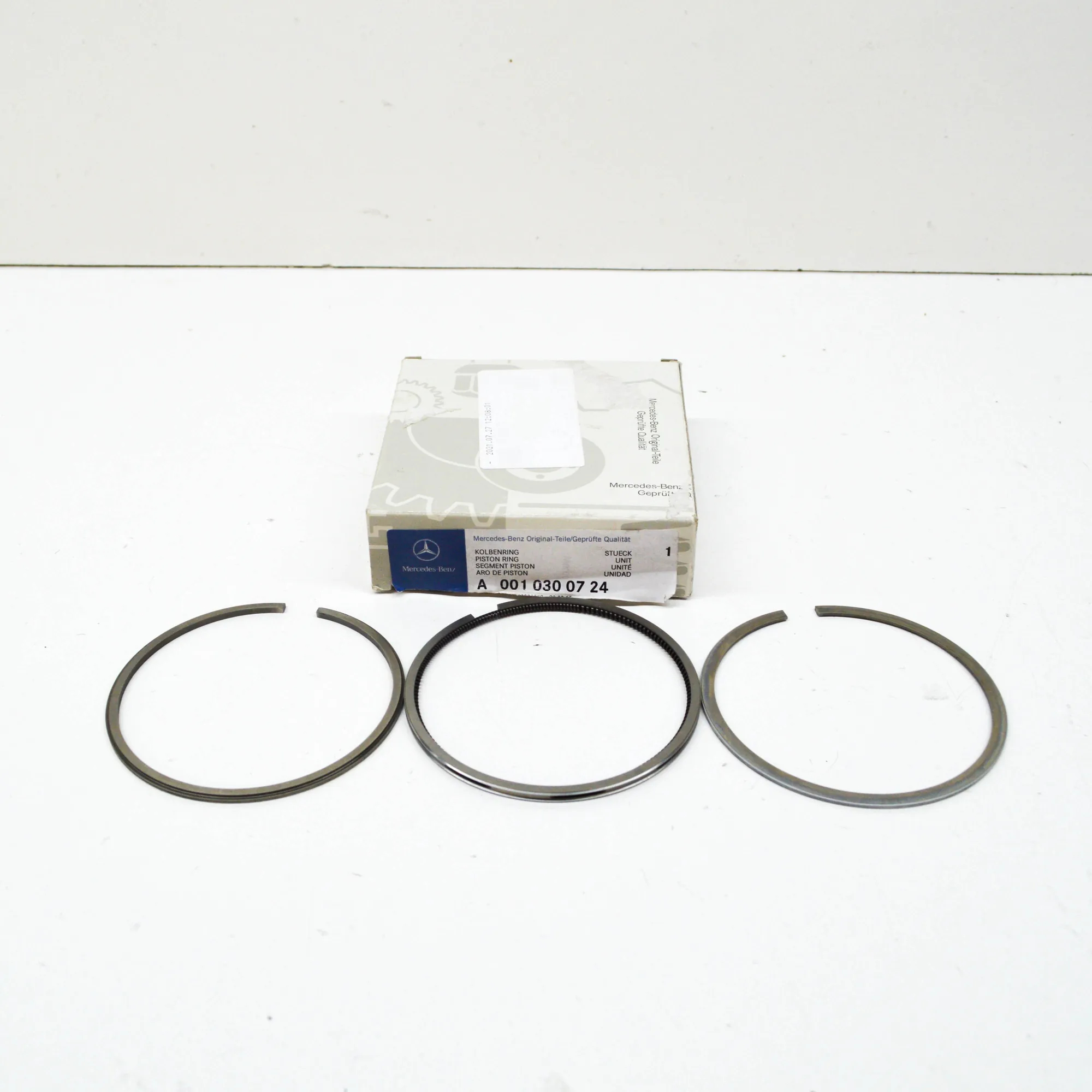 Mercedes-Benz S (W108, W109) Piston Ring Set A0010300724