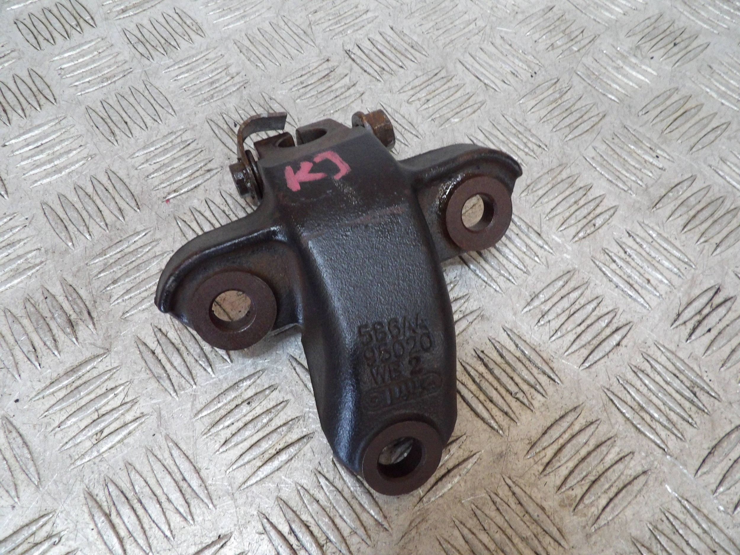 JEEP CHEROKEE KJ Support de pont arrière 586AA95020 image 2
