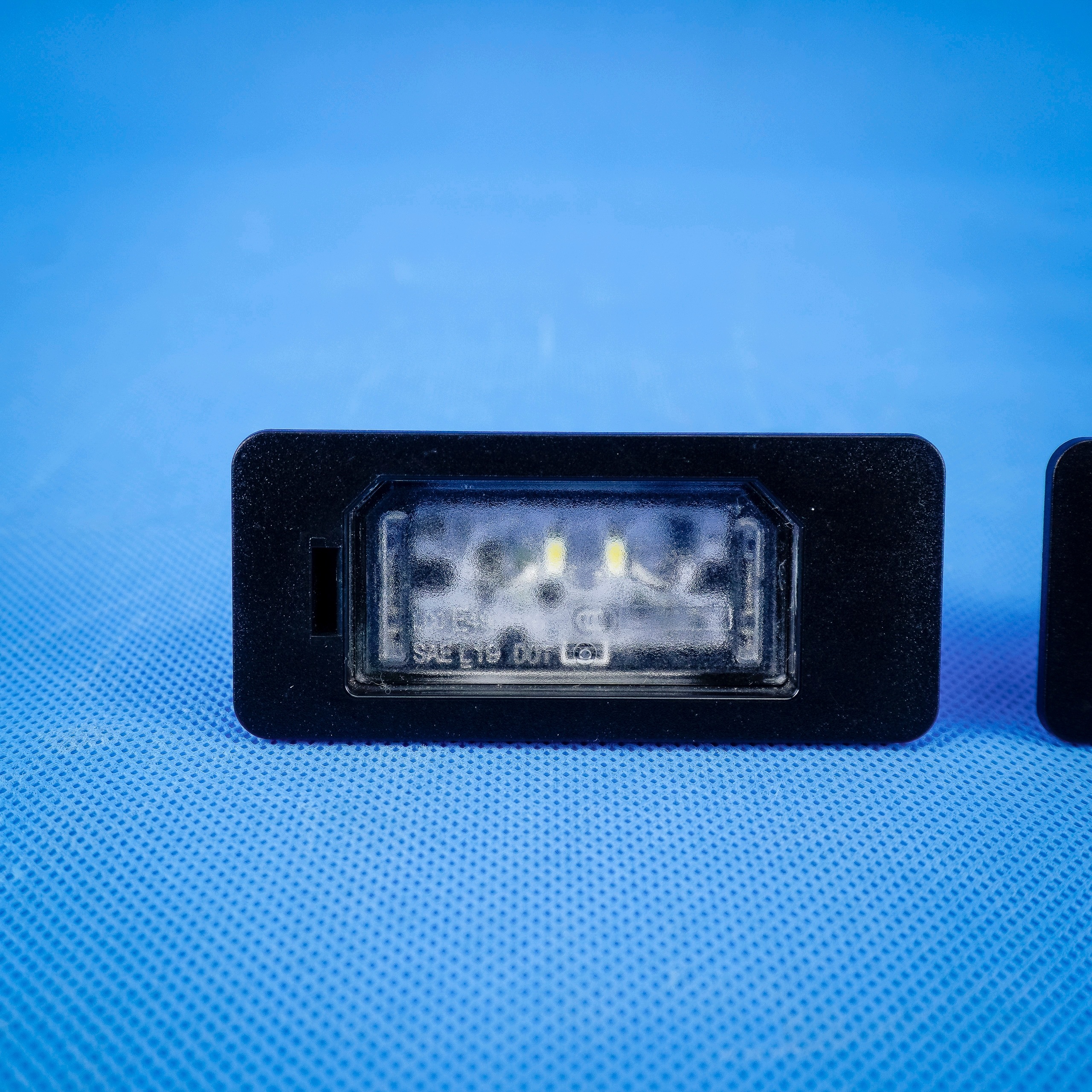 LED registreringsskyltsbelysning BMW 5 G30 63269481842