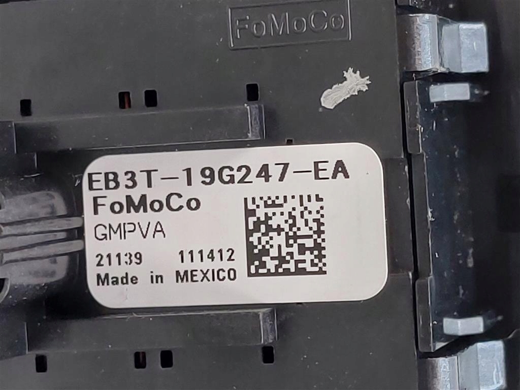 Toma de Encendedor Ford Ranger MK3 EB3T-19G247-EA image 4