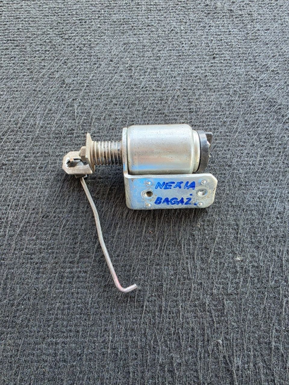 Electroimán de tapa de maletero Daewoo Nexia image 2