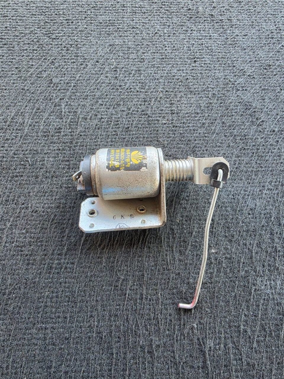Elektromagneetti takaluukun DAEWOO NEXIA käytetty