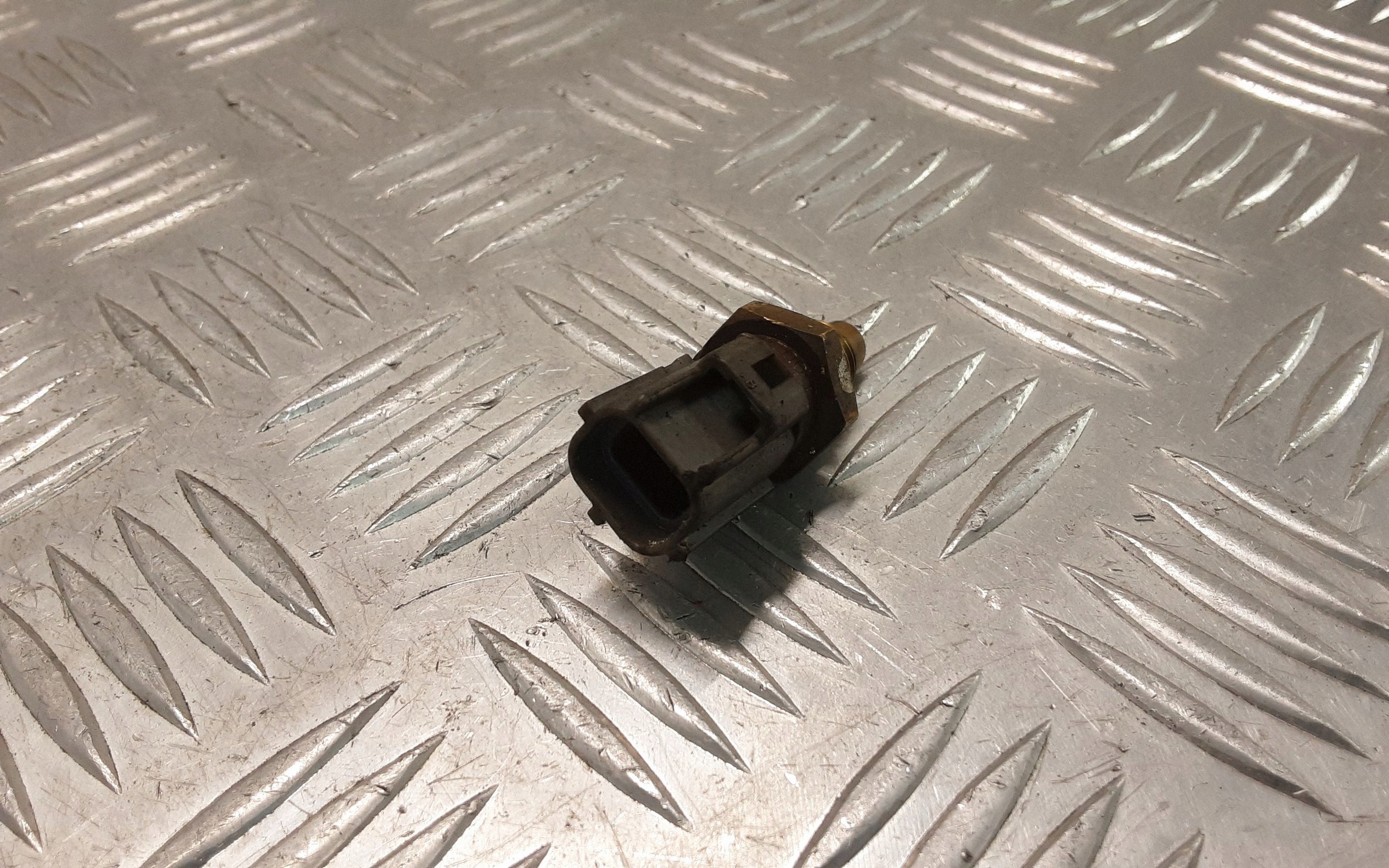 Mazda 6 2006 Temperatuursensor brandstof 1797300020 image 3