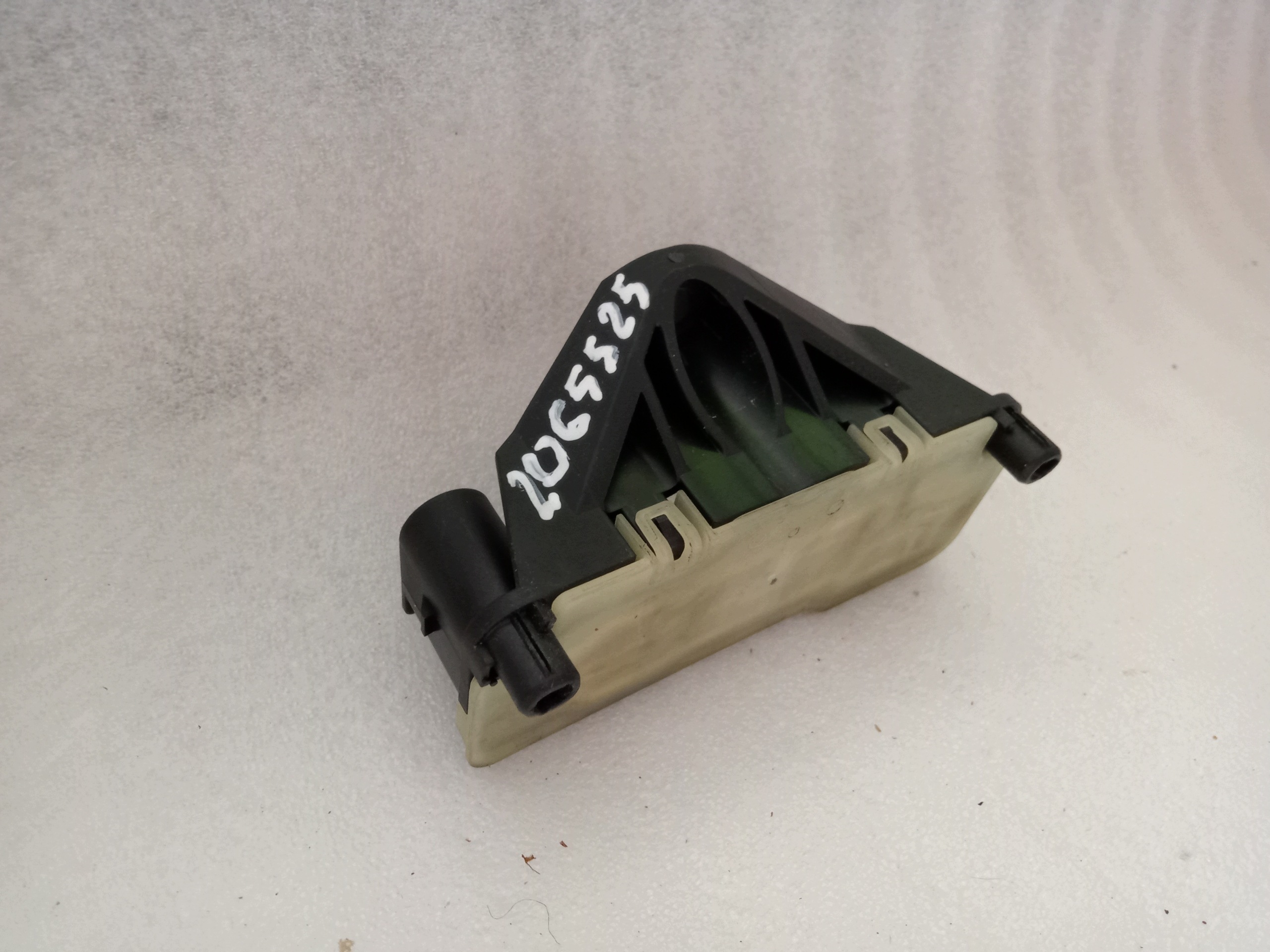 Mercedes C W205 Stromverteiler A0005459712 image 4
