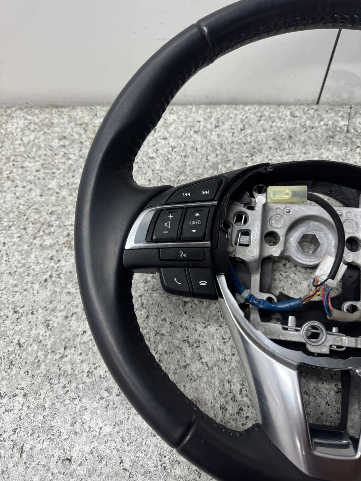 Volante de couro Mazda 6 GJ 2012-2017 original image 5