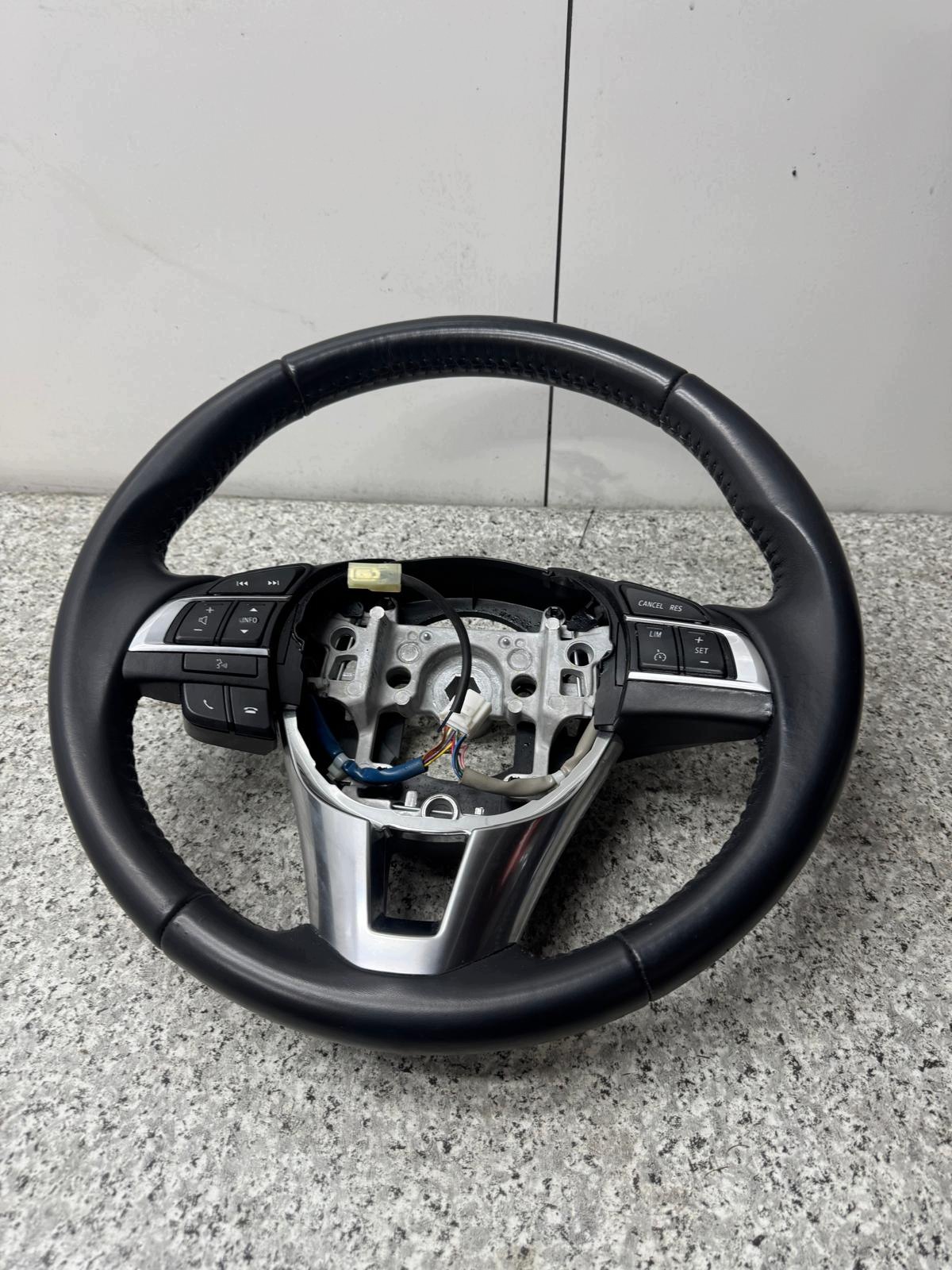 Volante de couro Mazda 6 GJ 2012-2017 original image 6