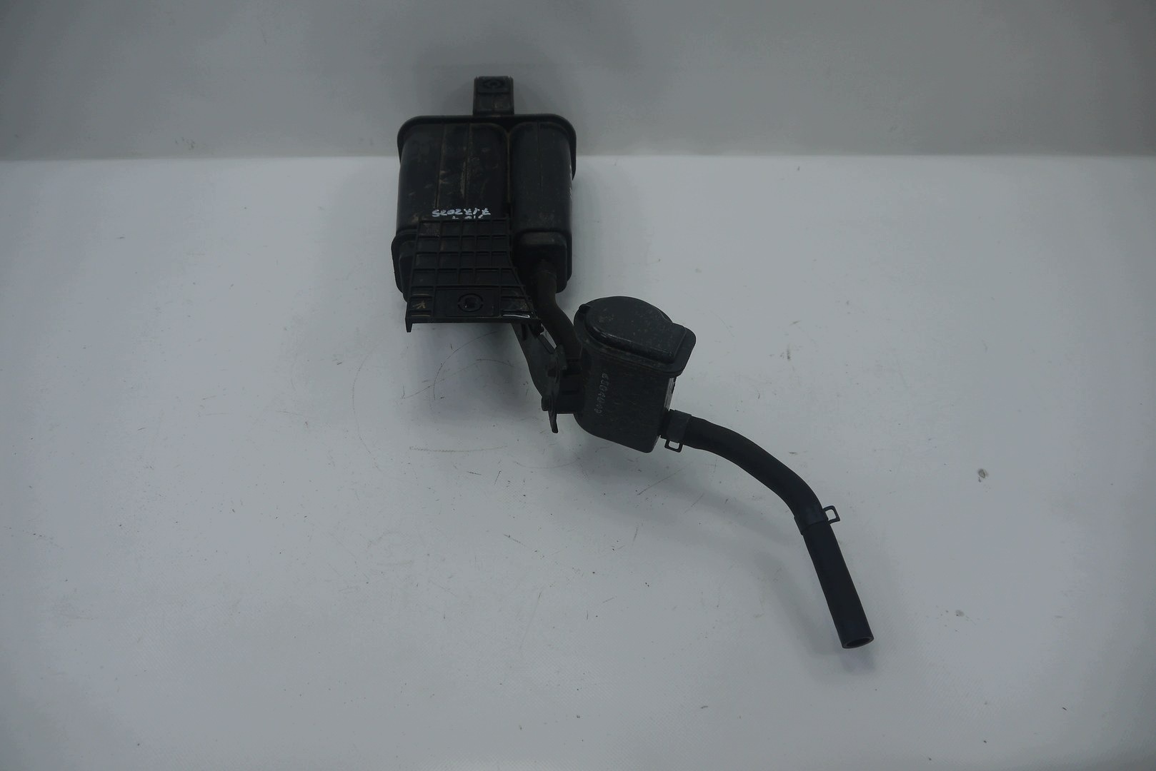 KIA K4 1.0 T-GDI 48V 26R Aktivkohlefilter Gehäuse image 5