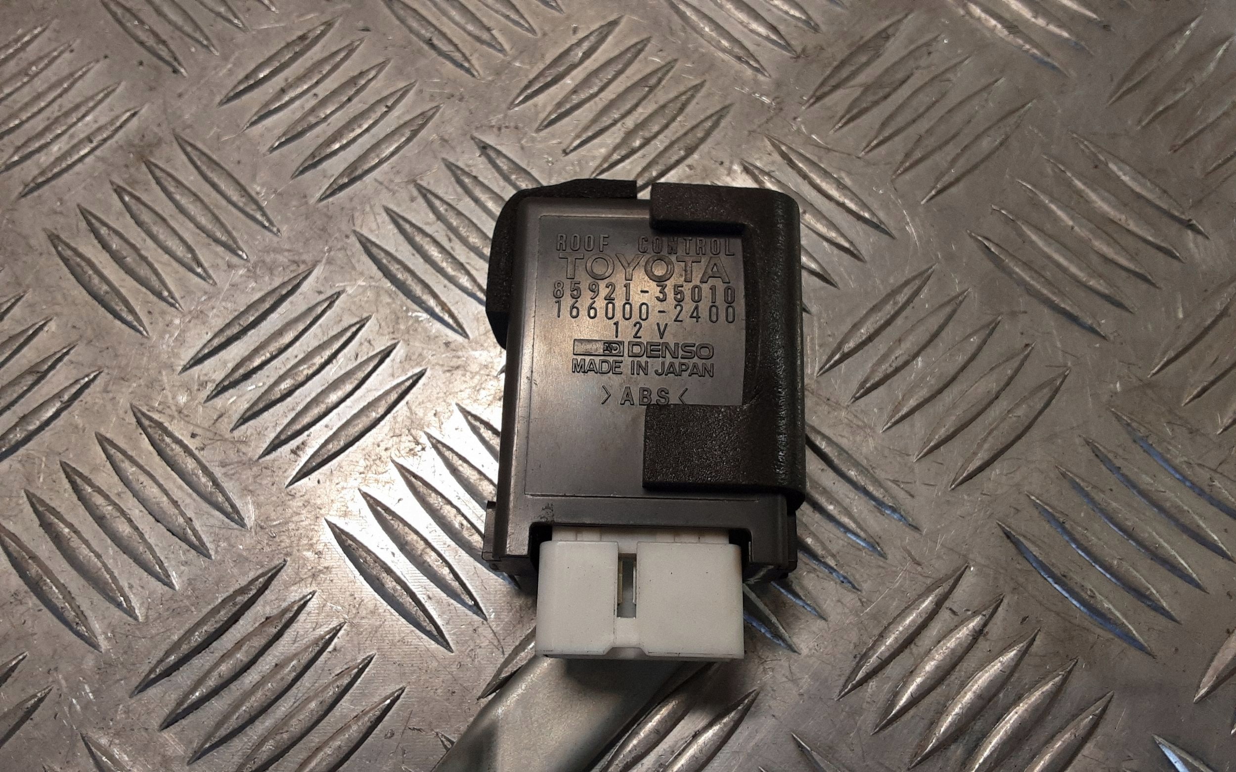 2003 Toyota Land Cruiser (HDJ90) Kattoluukun moduuli 8592135010