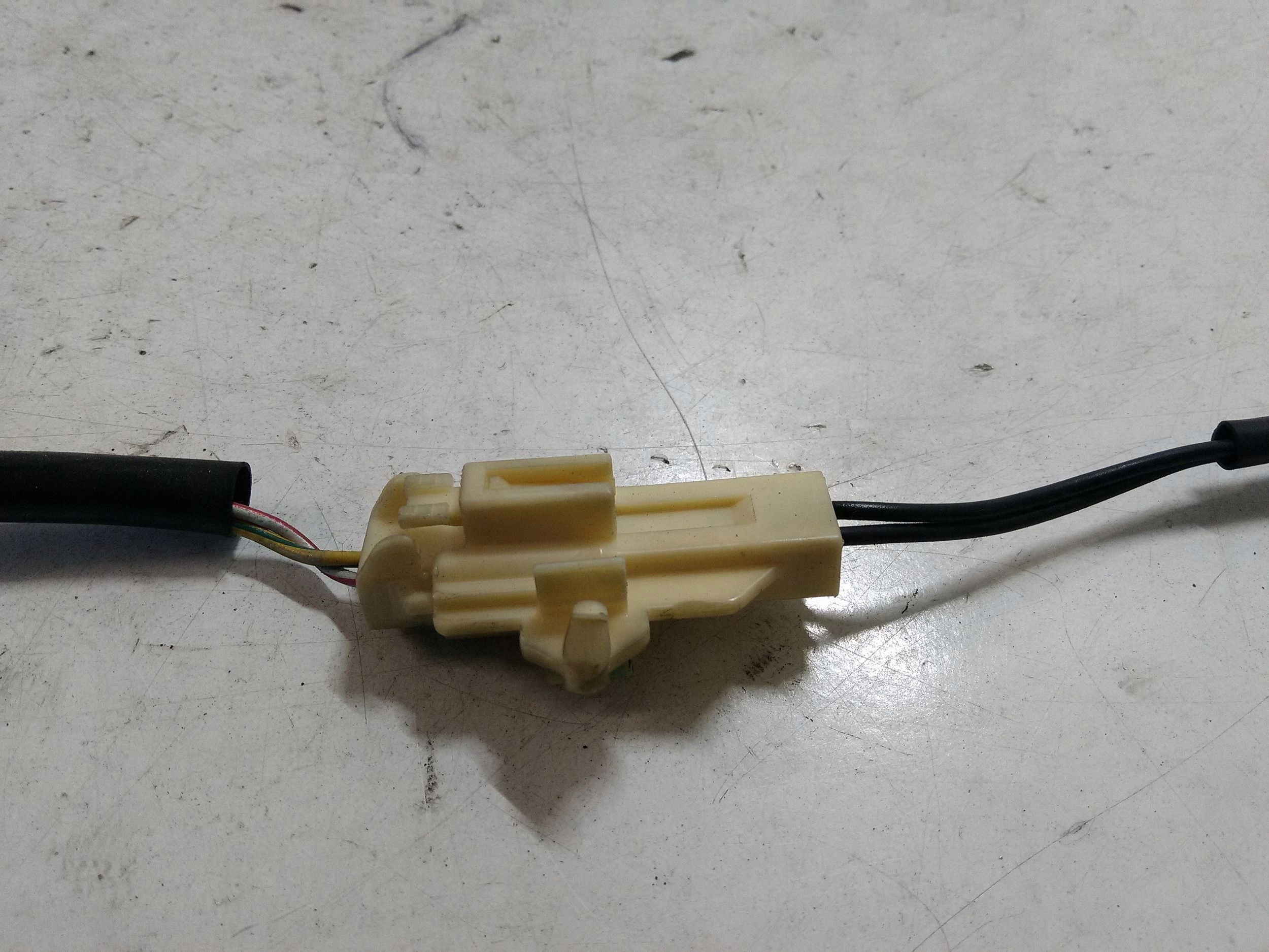 Toyota Land Cruiser HDJ90 Temperatursensor 825011C image 4