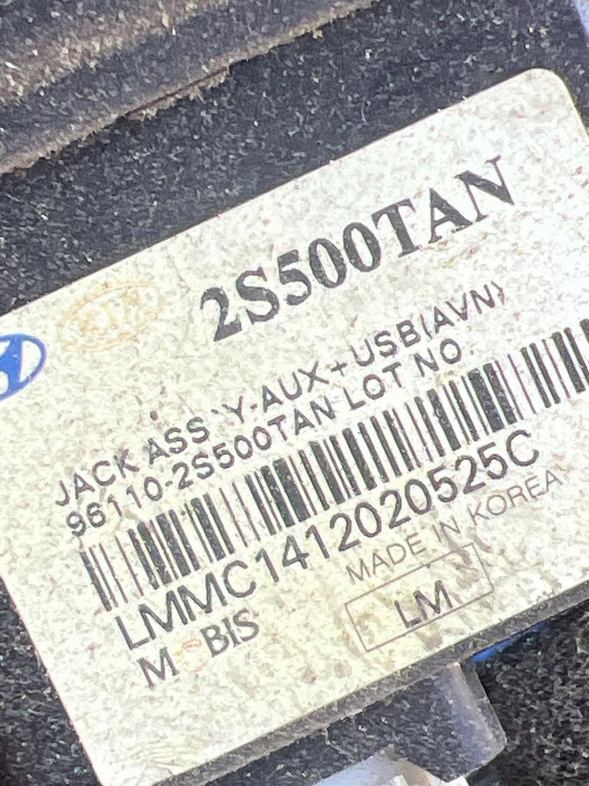 Conector USB Hyundai IX35 2S500TAN Usado image 3