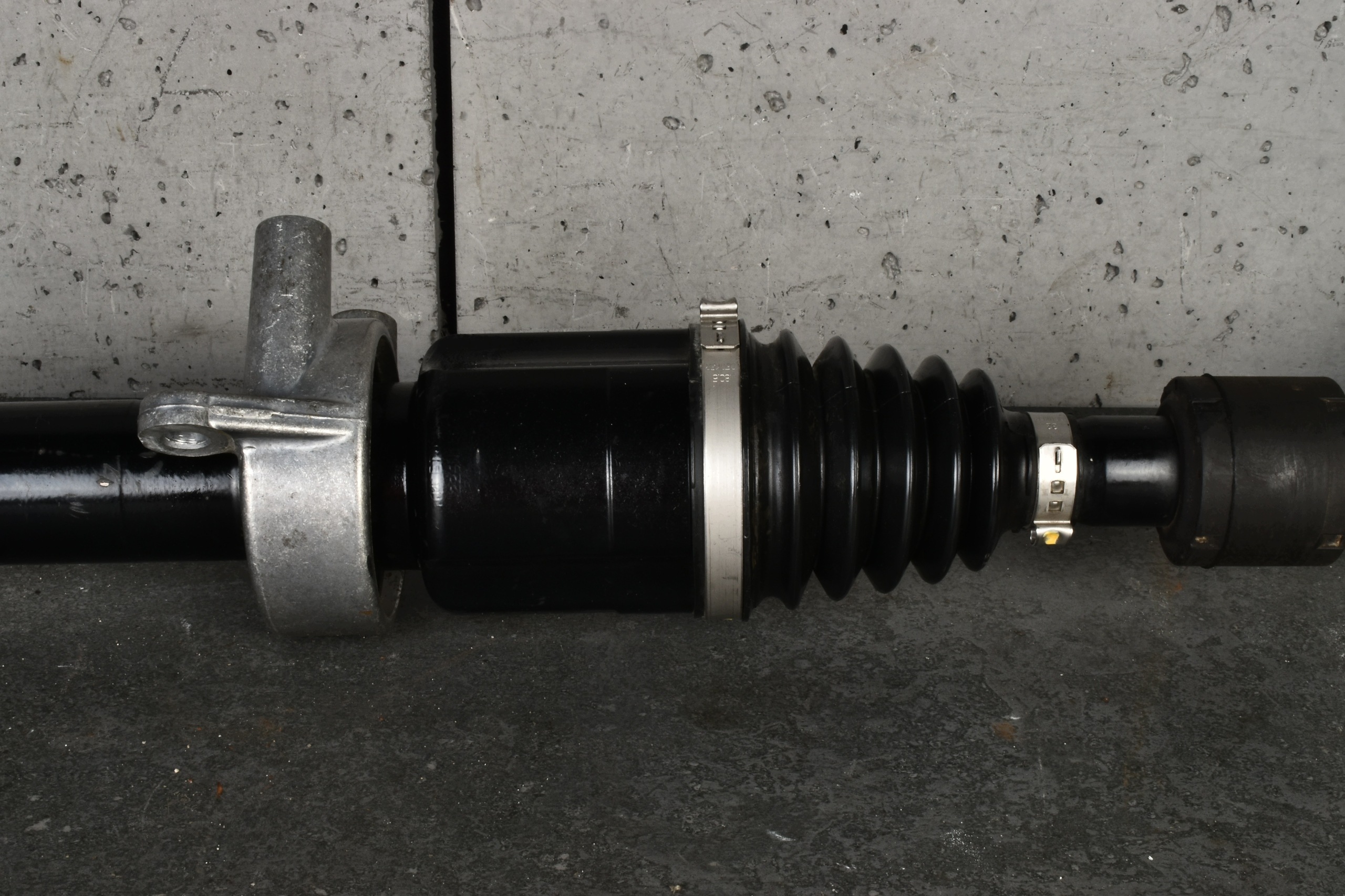 MINI F55 F56 F57 drivaxel höger fram 8661690 endast 3265km image 3