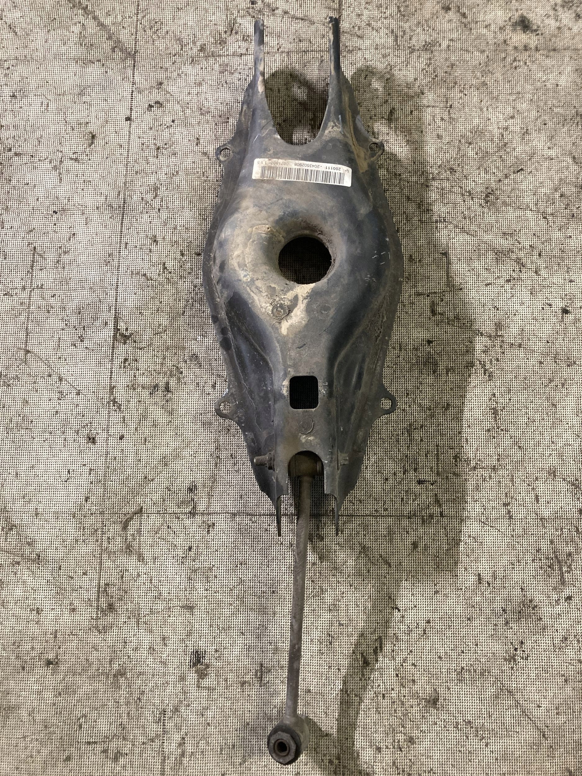 Soporte de resorte trasero Mercedes-Benz C W204 2043502908 image 3