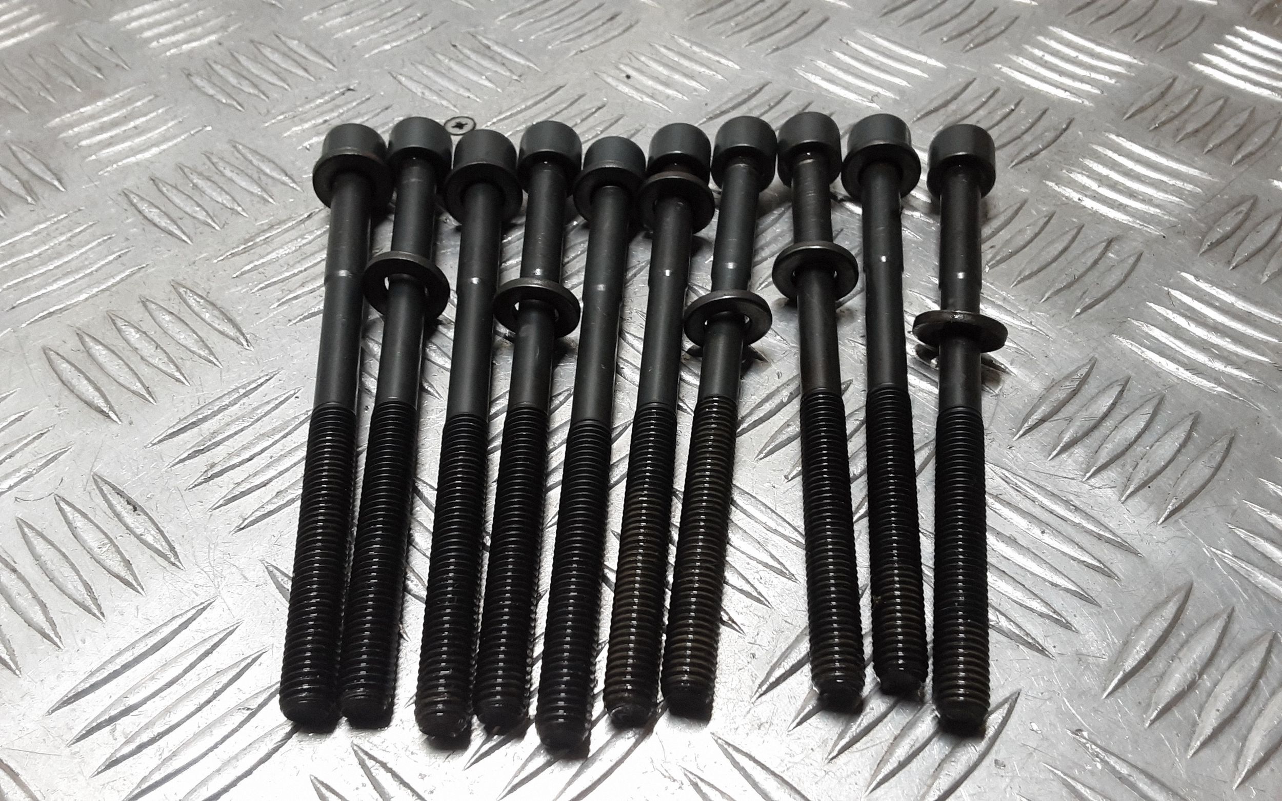 Parafusos de Cabeçote Toyota Prius 2014 (XW30) ERN55498 image 2