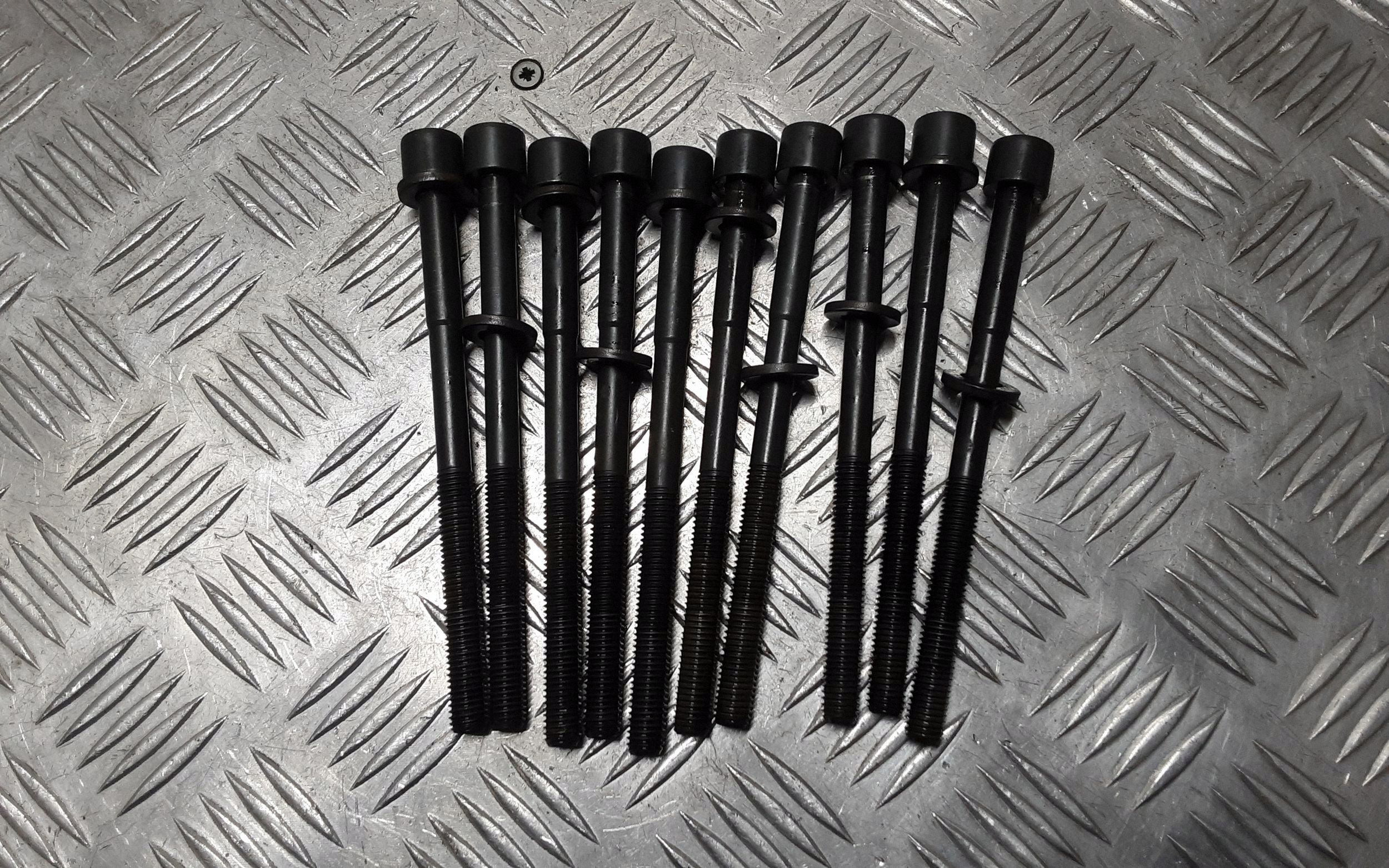 Toyota Prius XW30 pultit sylinterikanteen ERN55498
