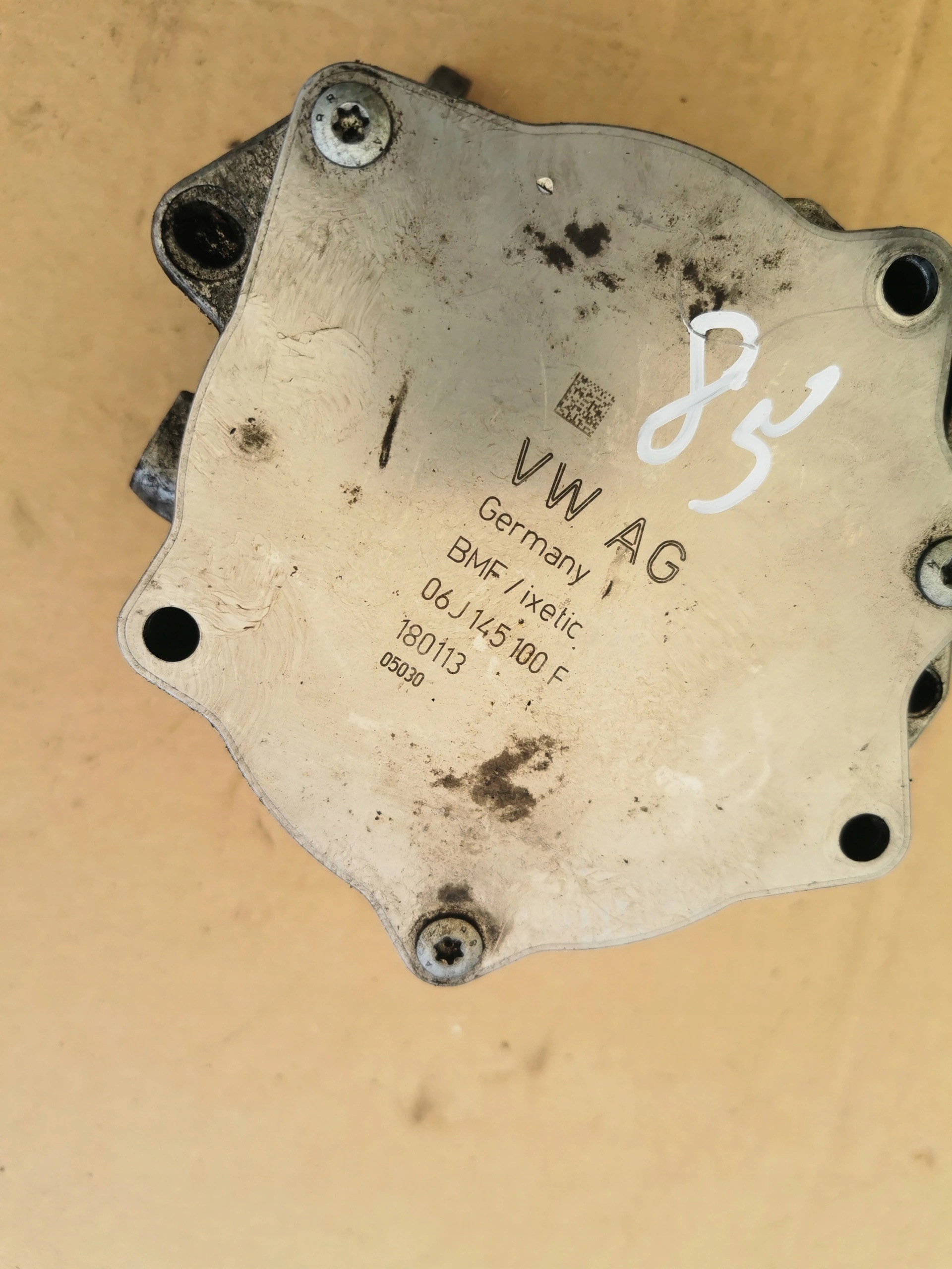 Bomba de vacío Audi VW A4 B8 A5 Q5 A3 8P 06J145100F image 3