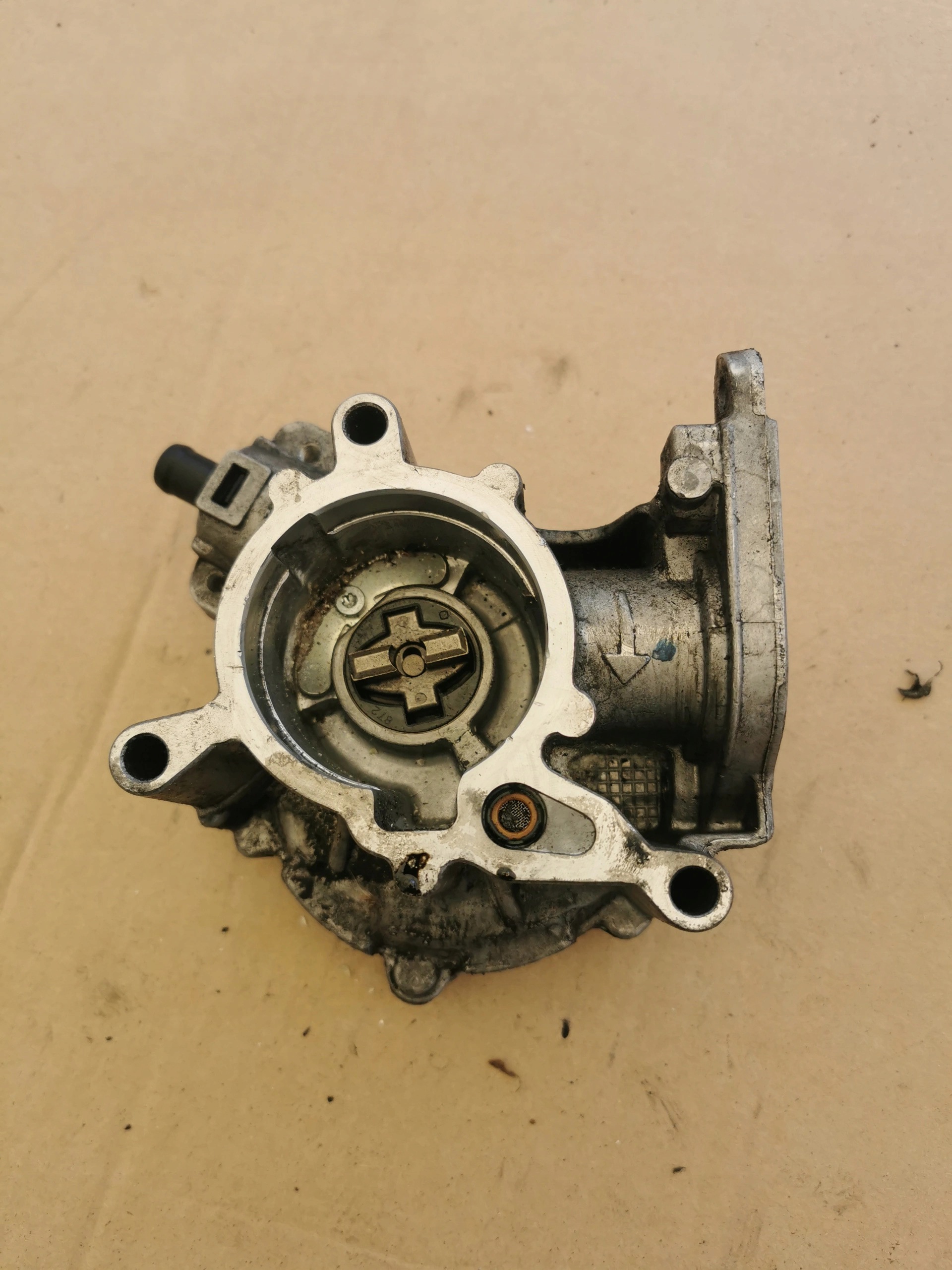 Bomba de vacío Audi VW A4 B8 A5 Q5 A3 8P 06J145100F image 4