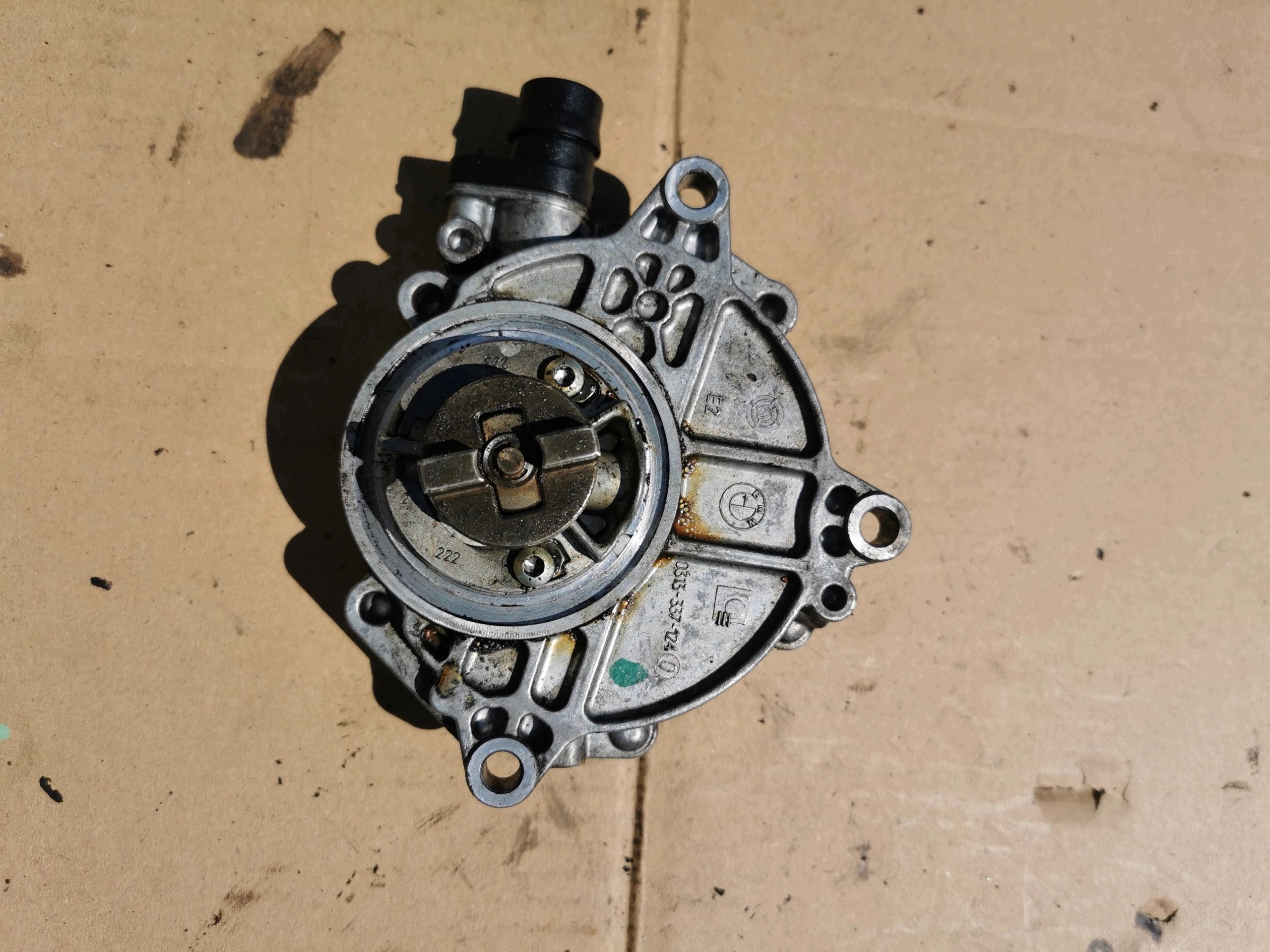 BMW E60 520i vacuümpomp 0313-337-124 image 3