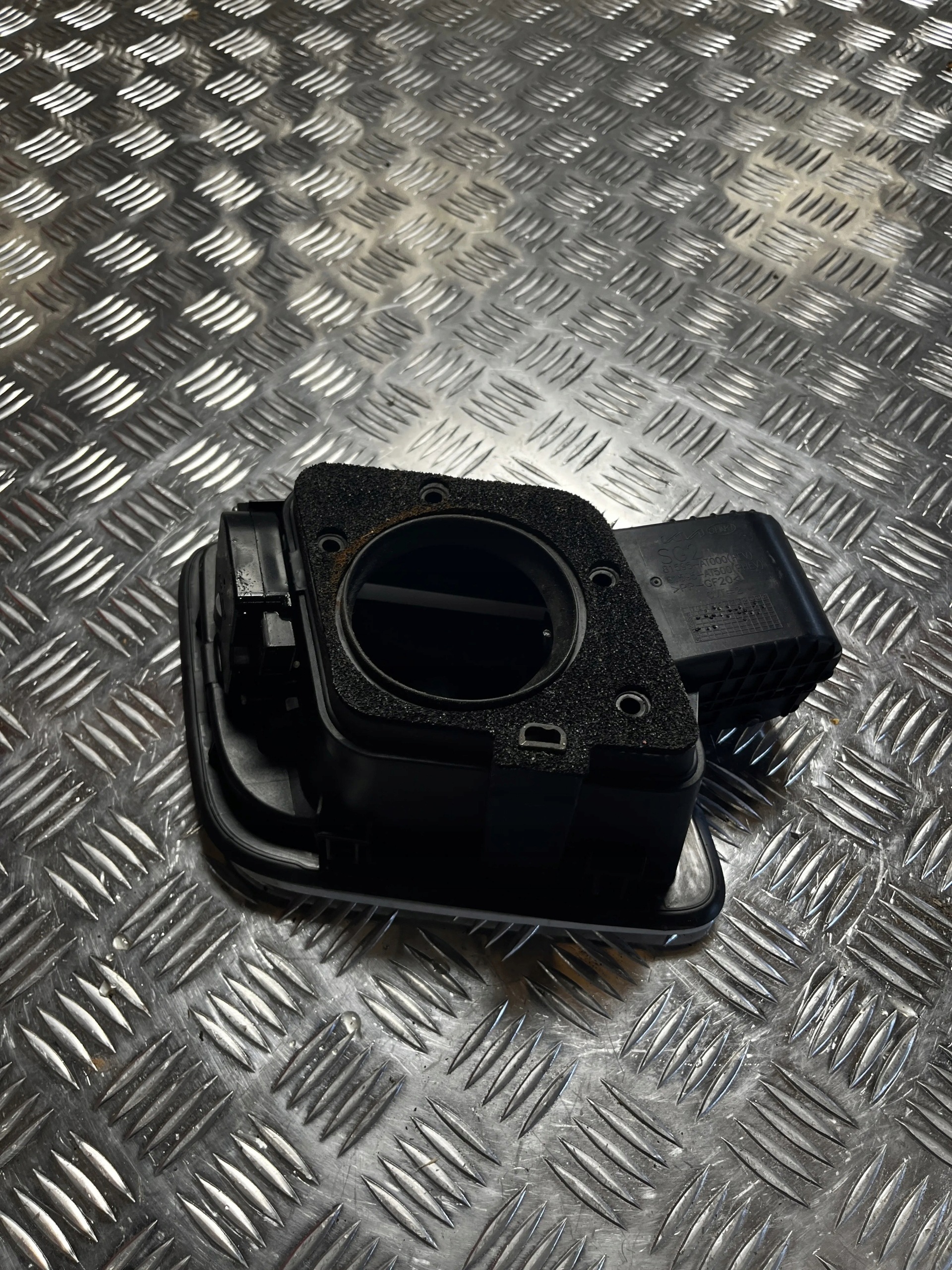 Polttoainetankin luukku KIA NIRO 81595AT000 1.6 hybrid 2022