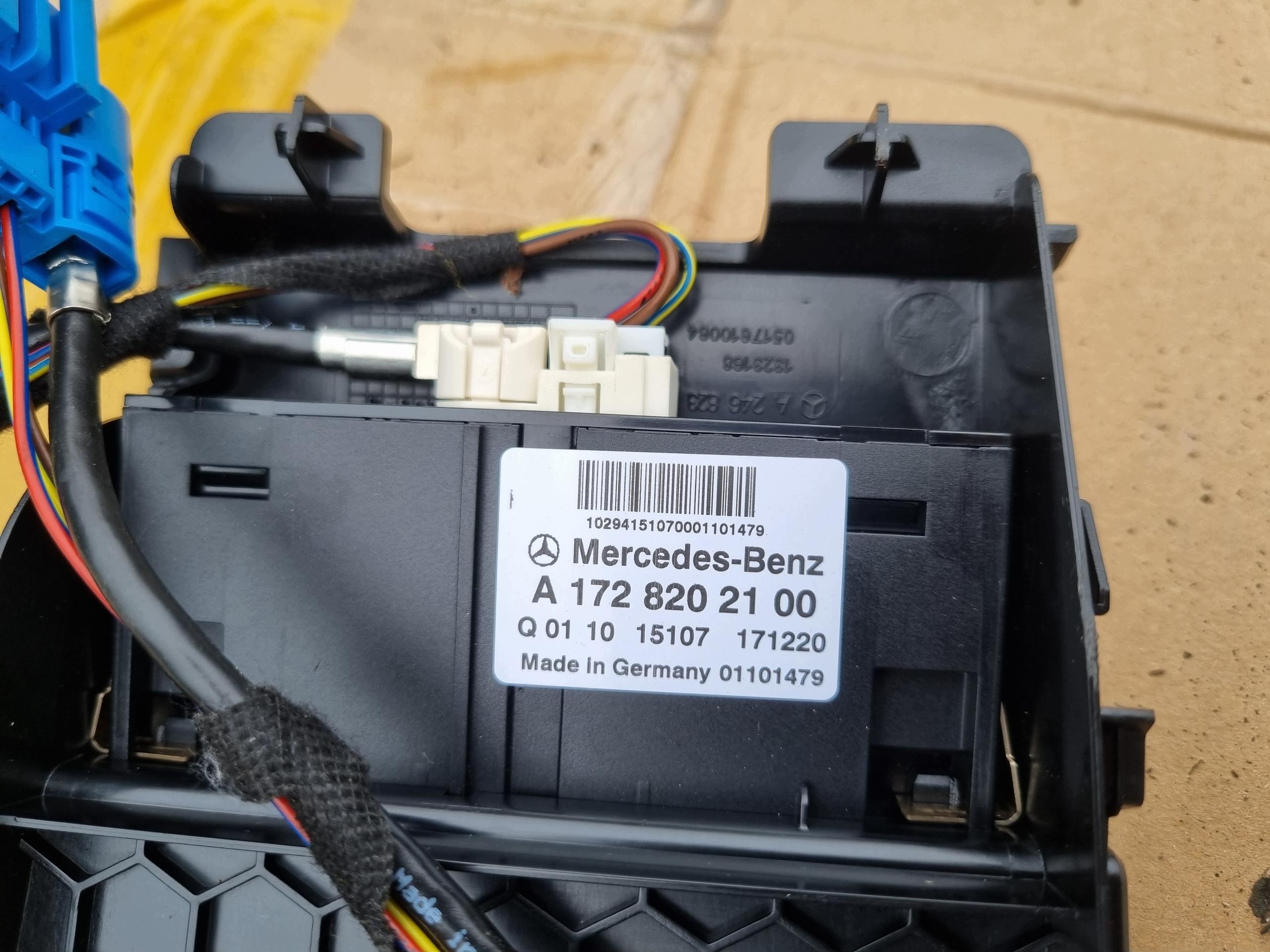Tomada USB com Moldura e Cabo Mercedes W246 A1728202100 A1765401201 image 4