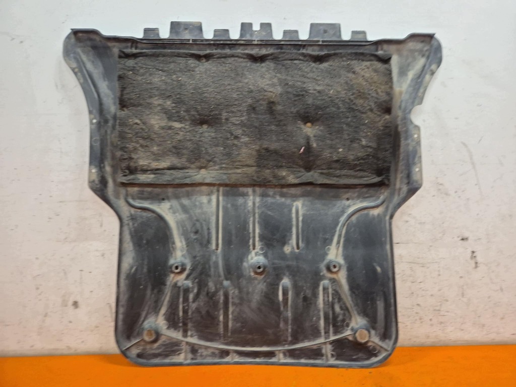 VW Golf VIII 19- Unterbodenschutz vorne 5WA825236G image 2
