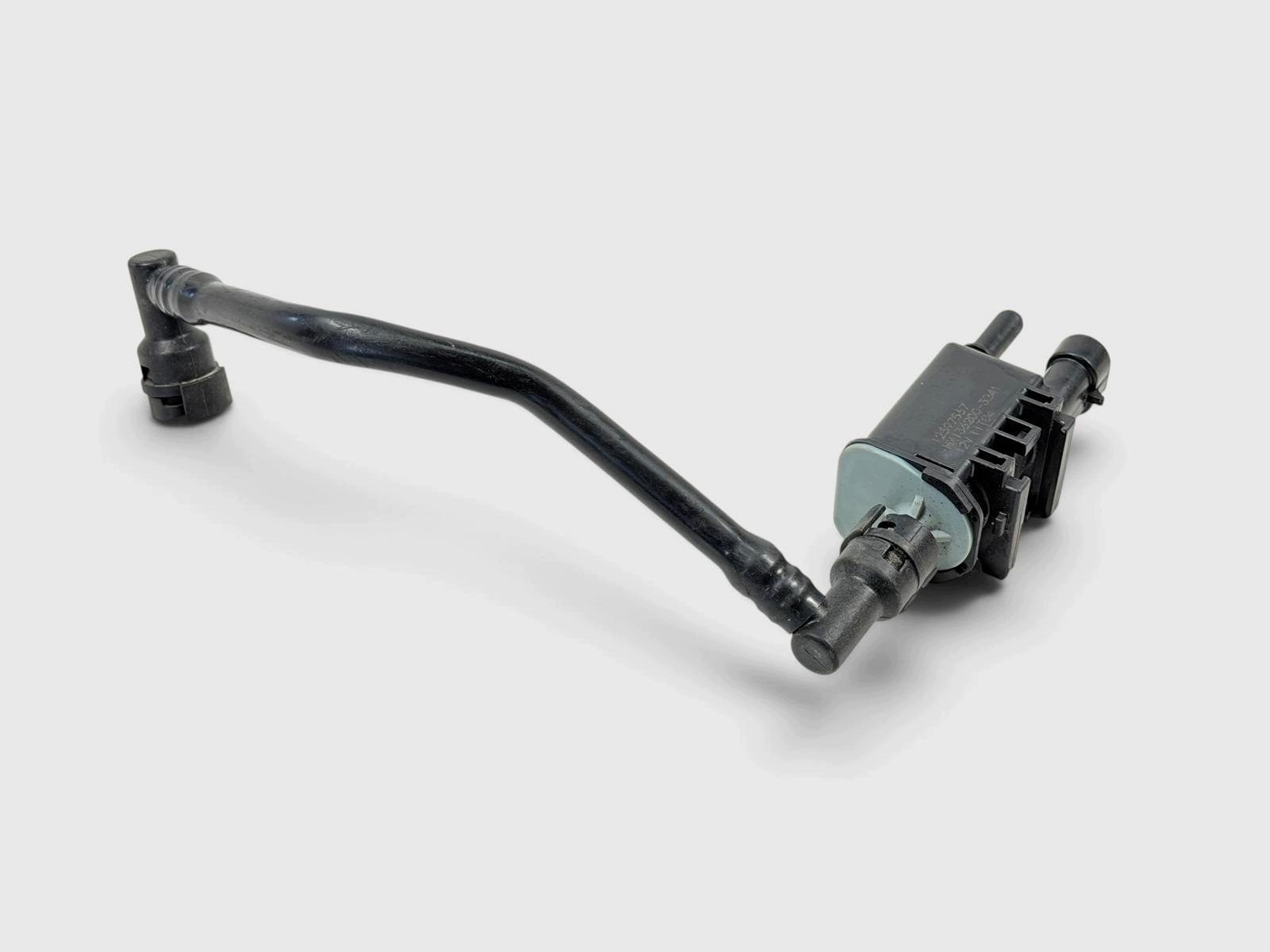 CADILLAC ESCALADE 6.2 V8 07-14R Bränsleångsventil EVAP OEM 12GM201A image 3