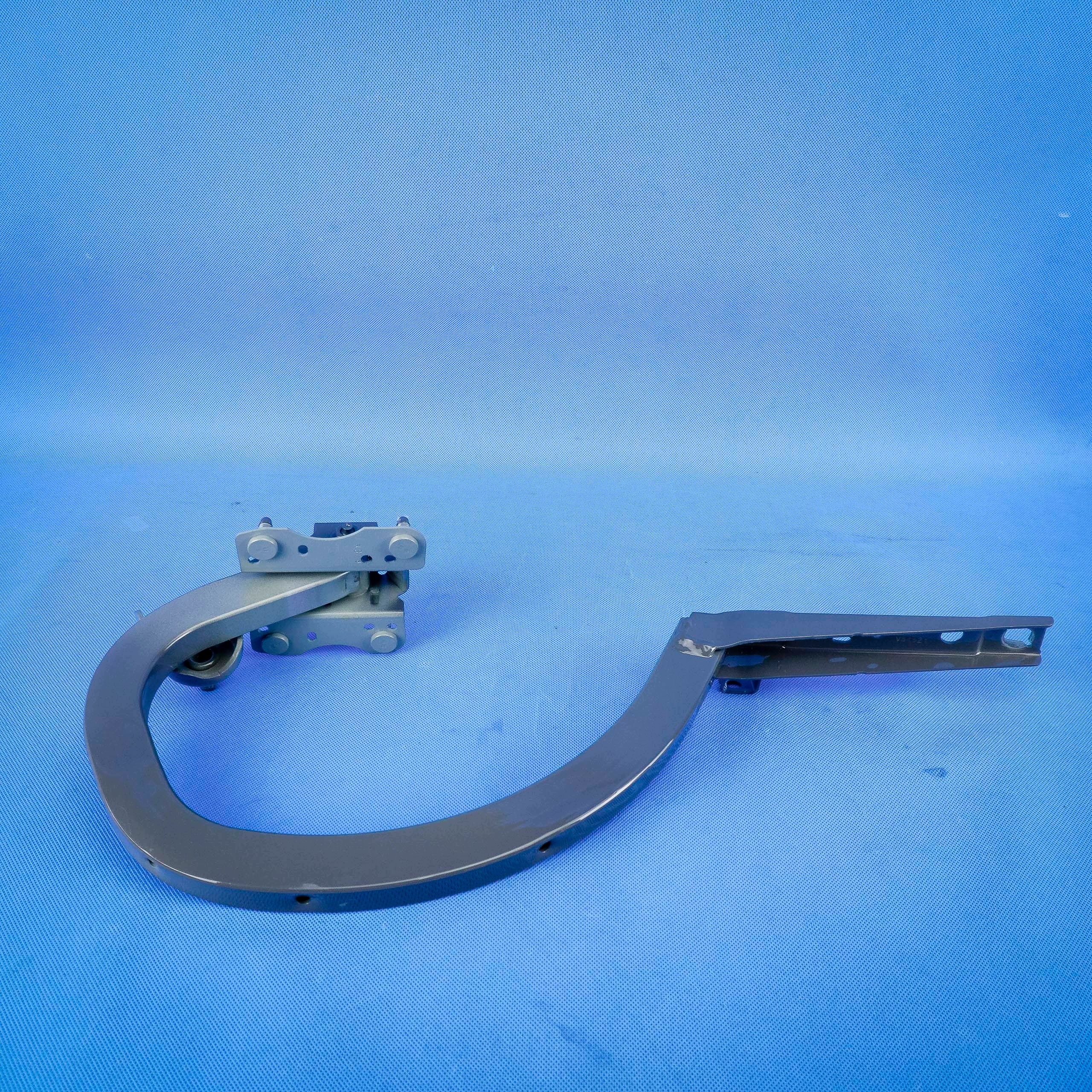 BMW 5 G30 Tailgate Hinge Right Used image 3