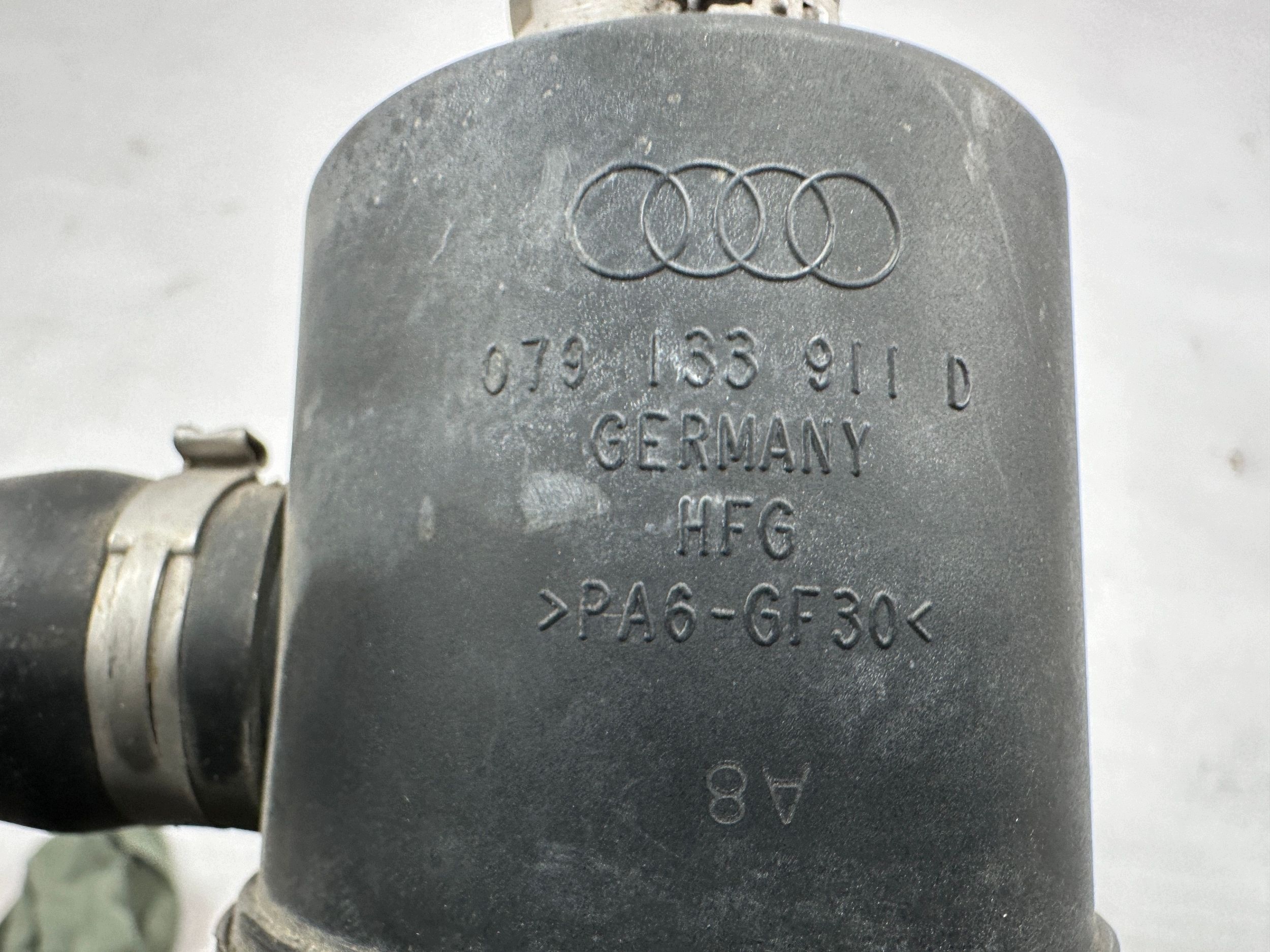 Ilmapumppu Audi Q7 4M 079133911 Käytetty