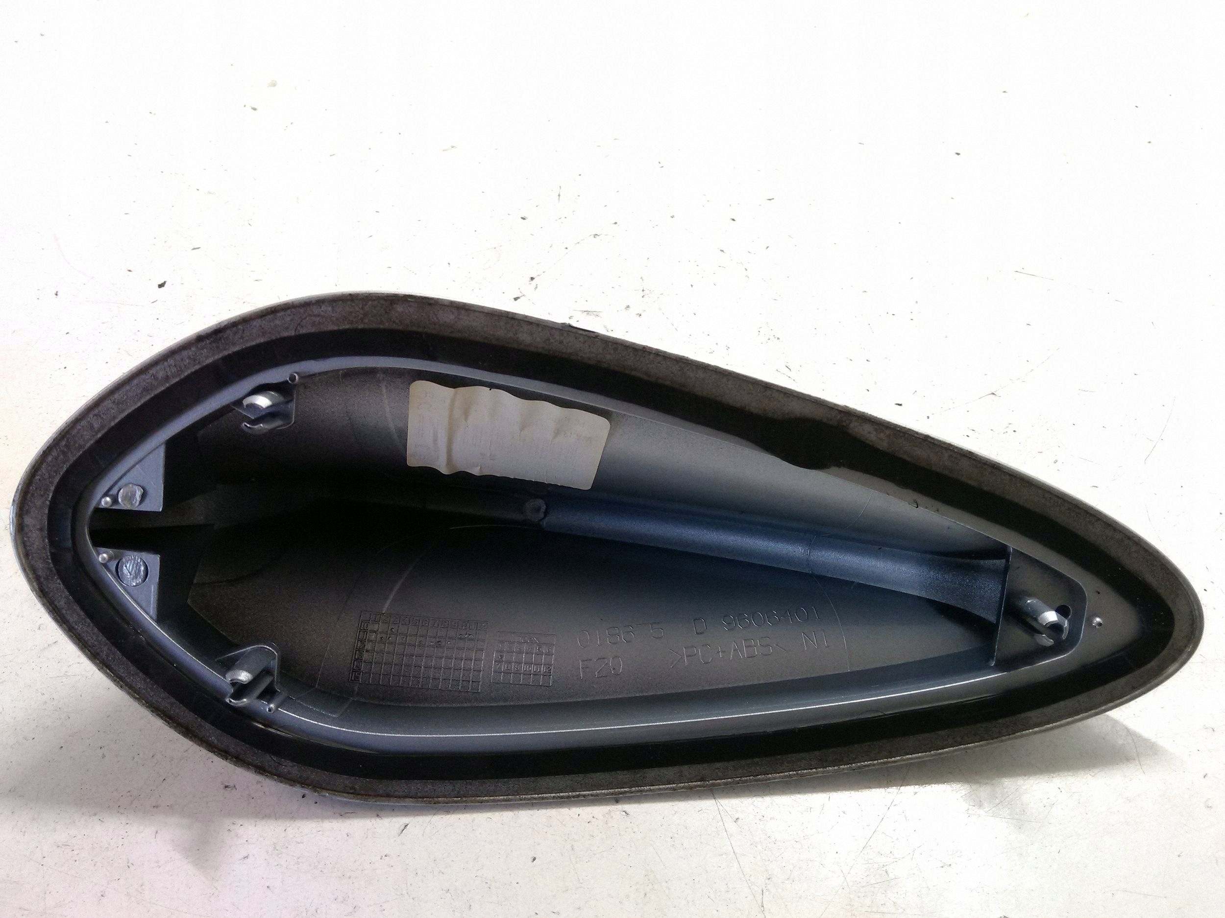 GPS-kattoantennin suojus BMW X5 F15 2015 9606401