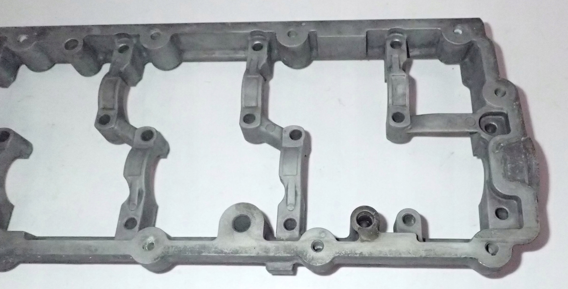 Culasse gauche Audi A8 D3 4.2 TDI BVN 057285F 057103285F image 3