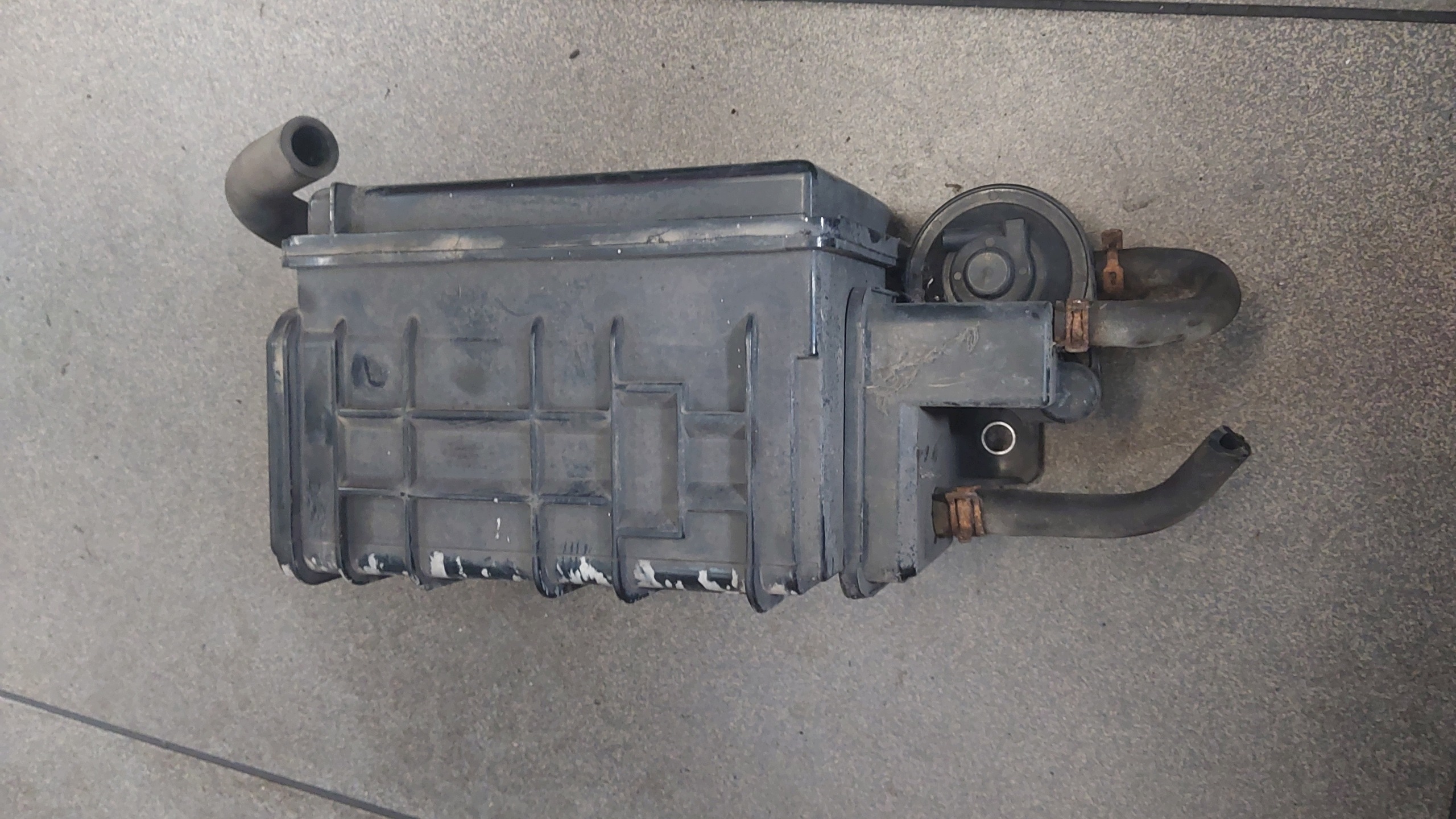 Aktivkohlefilter-Gehäuse Honda Futaba F6-690 PA66-GF30 image 4