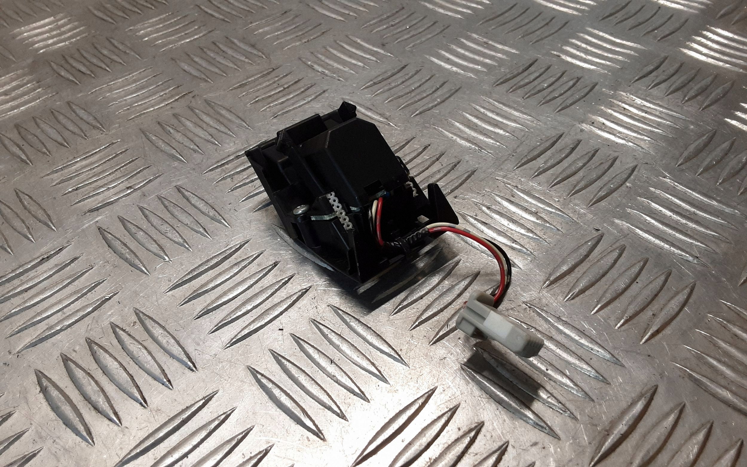 Sensor de sol Lexus GS 300 350 430 450H 8302130020D image 3